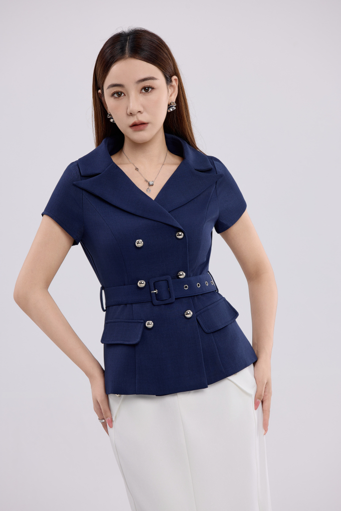 10141329 Monroe Belted Double-Breasted Blazer Top Product Description： A sophisticated statement piece inspired by classic power dressing, the Monroe Belted Double-Breasted Blazer Top
