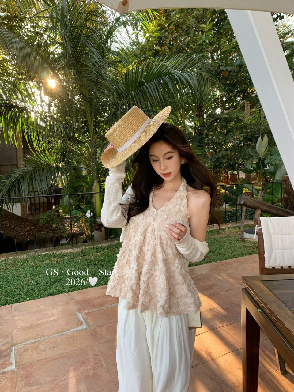 4549 GS START "ROSÉE PETALINE HALTER TOP”