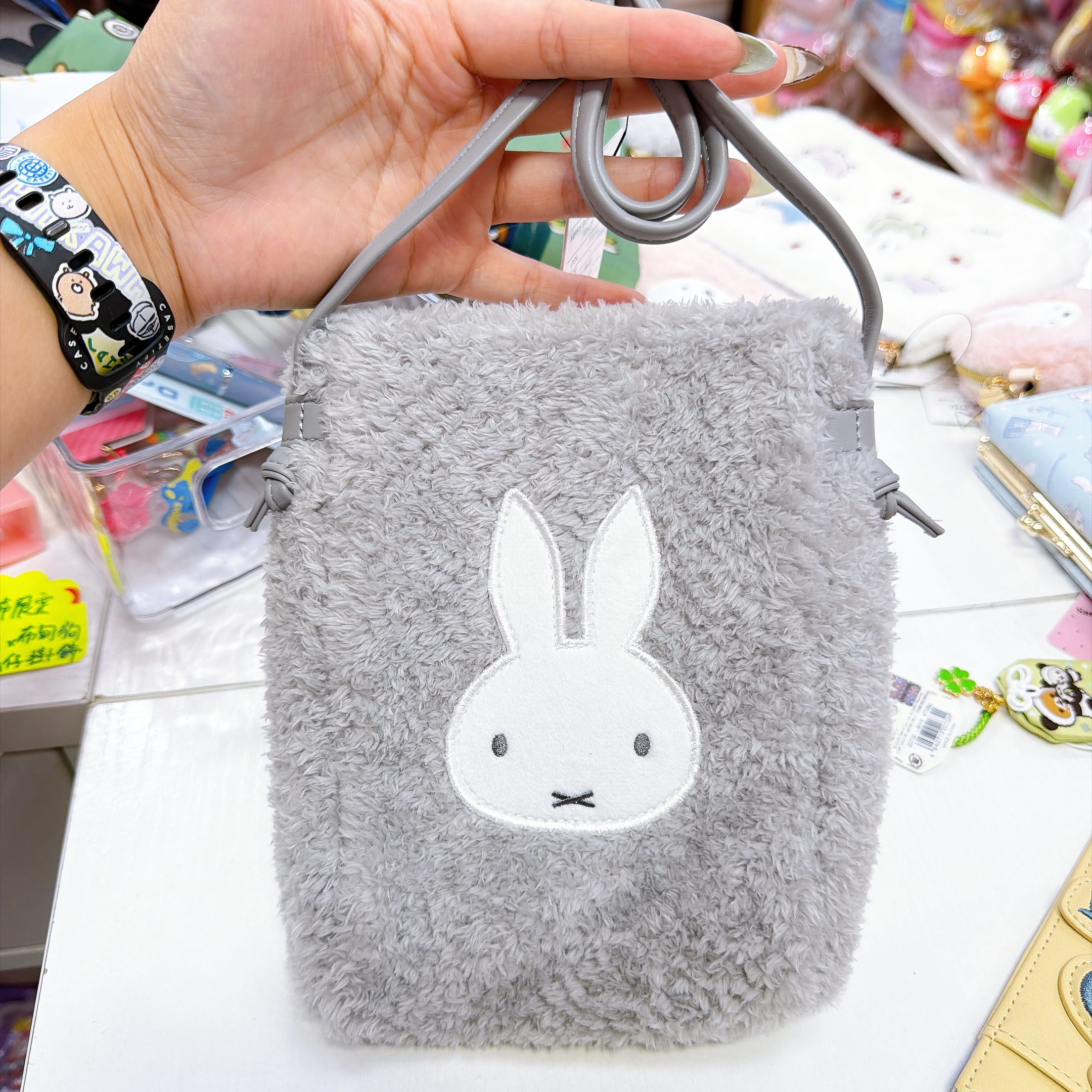 日本直送Miffy新款毛毛斜孭袋手機袋