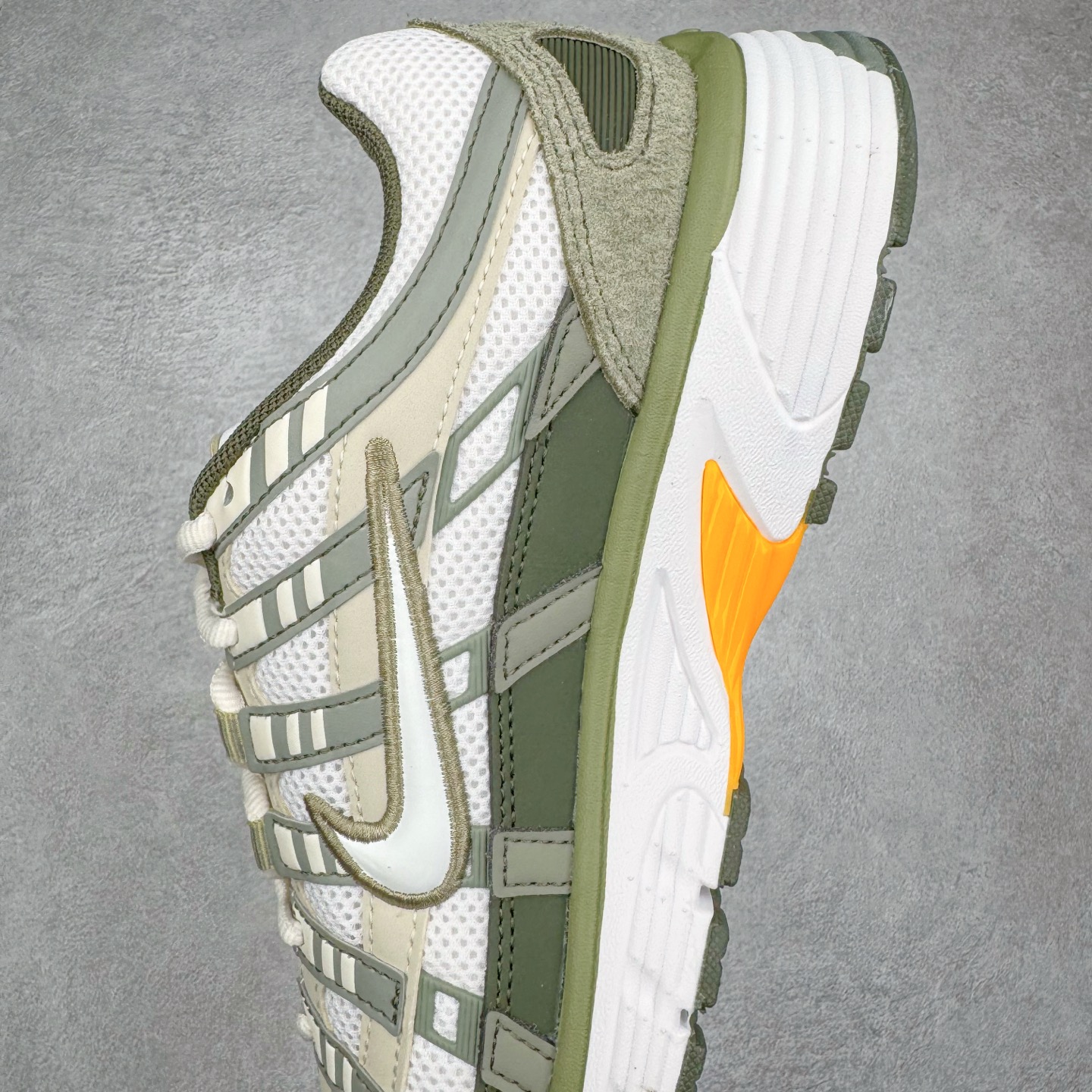 Nike P-6000 IH0246-320  