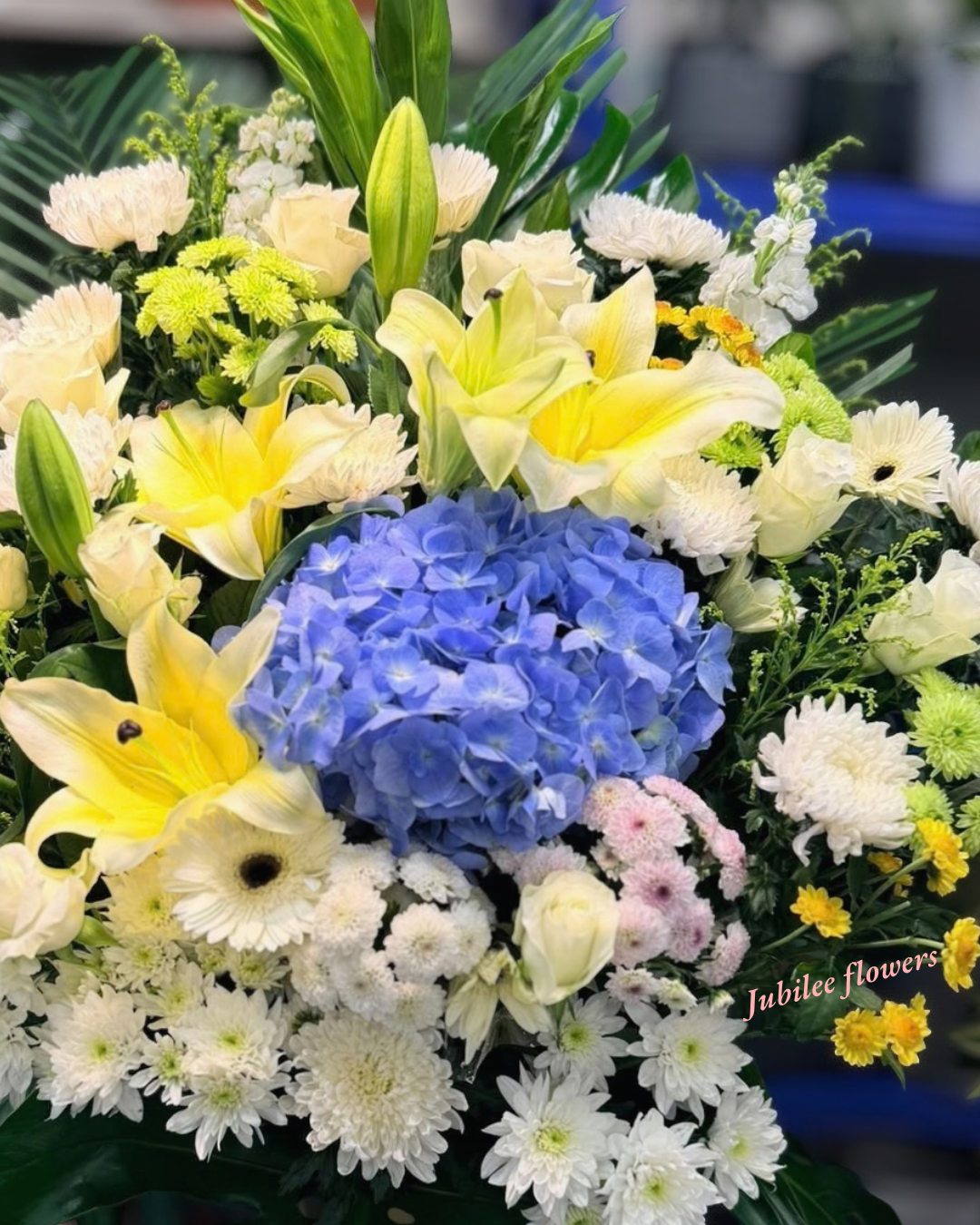 悼念花籃｜藍繡球 · 黃百合
