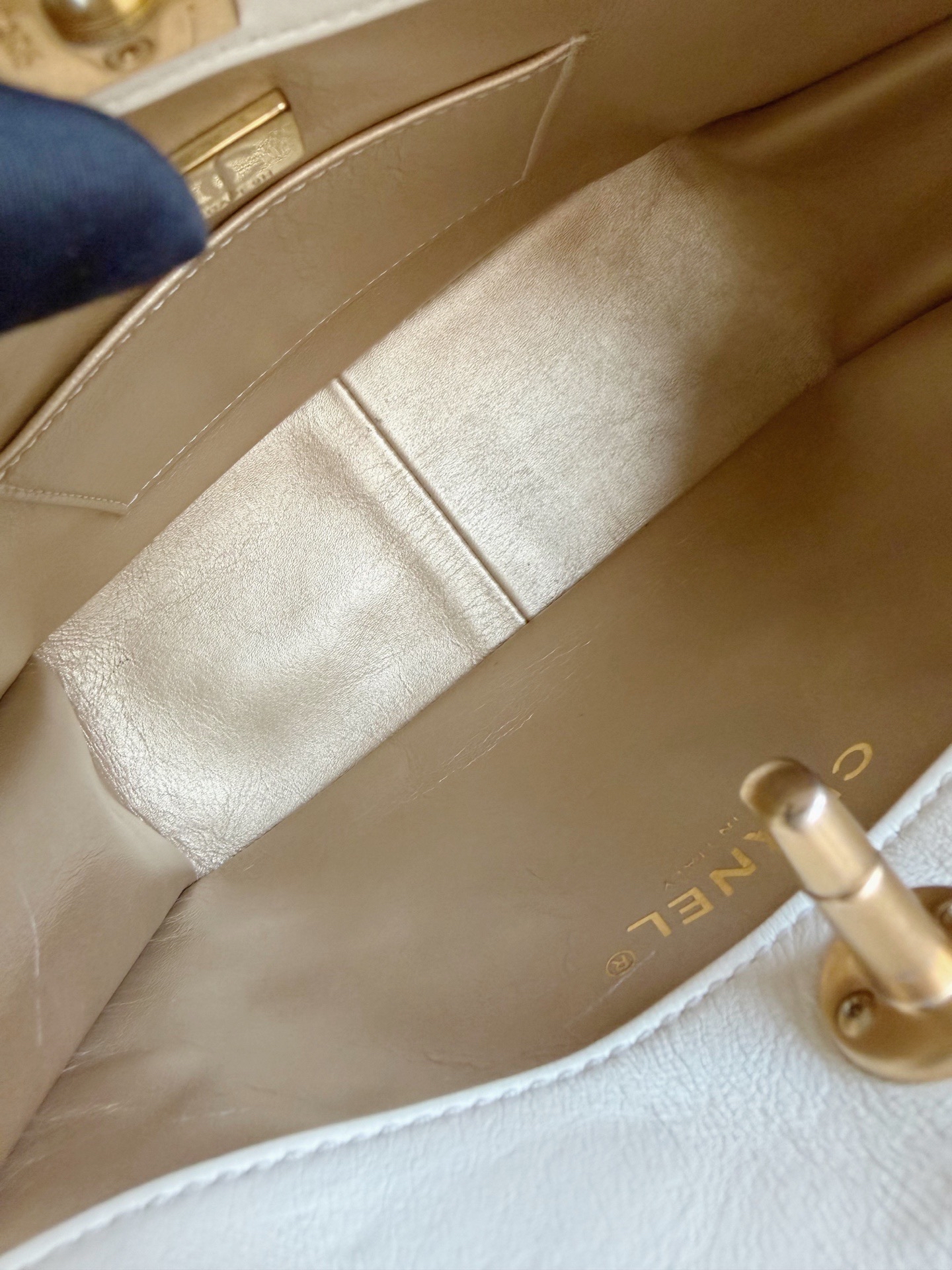 【預訂貨品】Chanel 22p 白色 Hobo⭐️ 芯片款