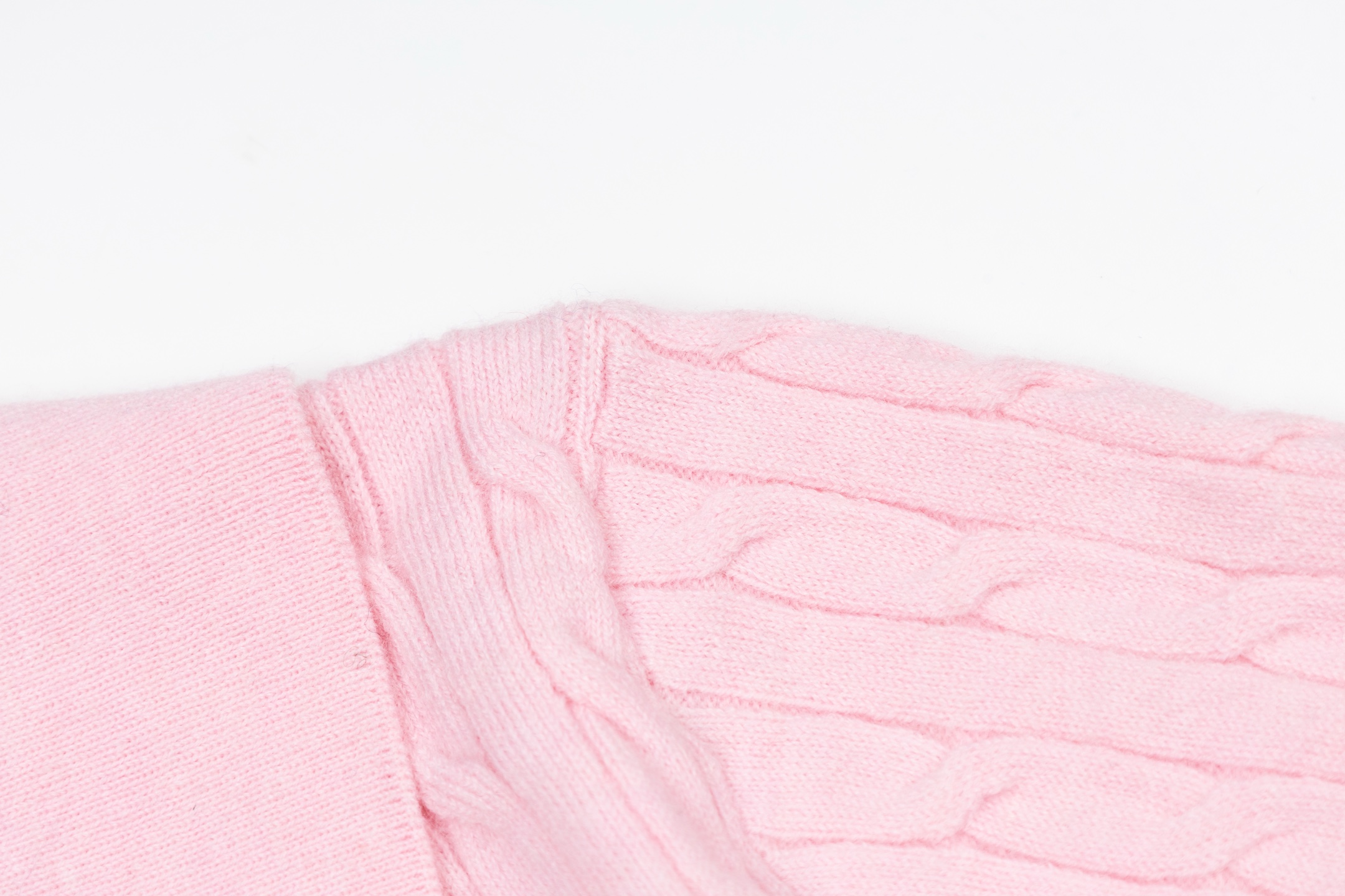 Mardi Mercredi Flower Embroidery Cable Short Sleeve Knit