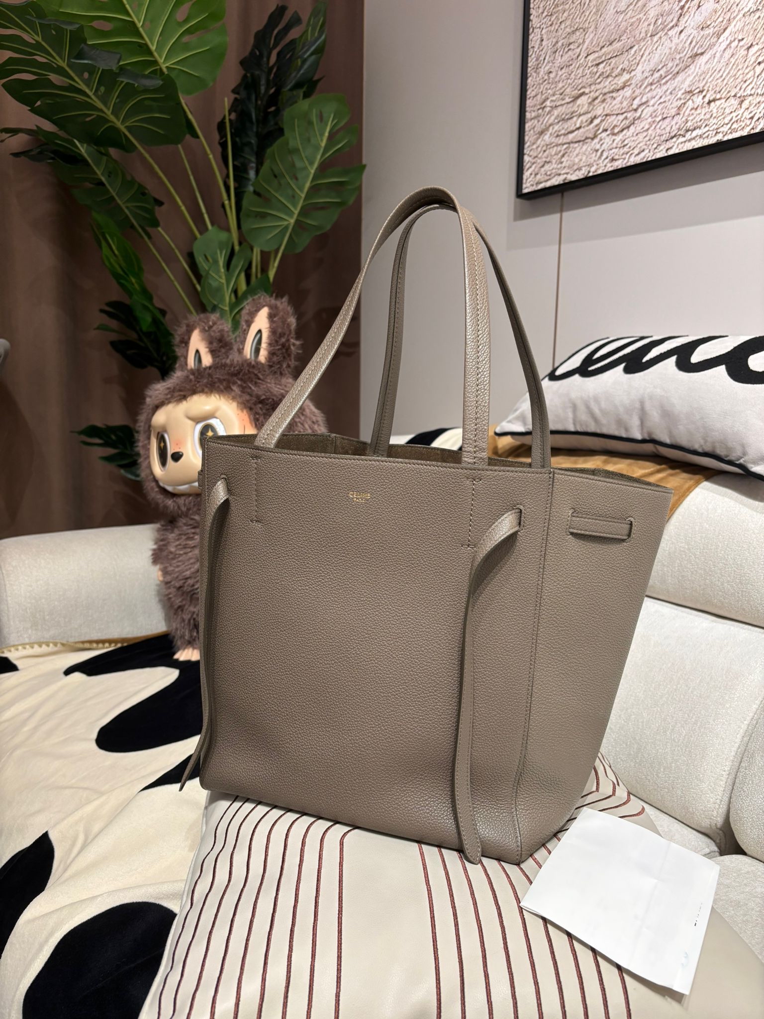 Celine Cabas Phantom small 粒粒牛皮 大象灰 100%Authentic ,95%new ✅專門店收據✅dust bag