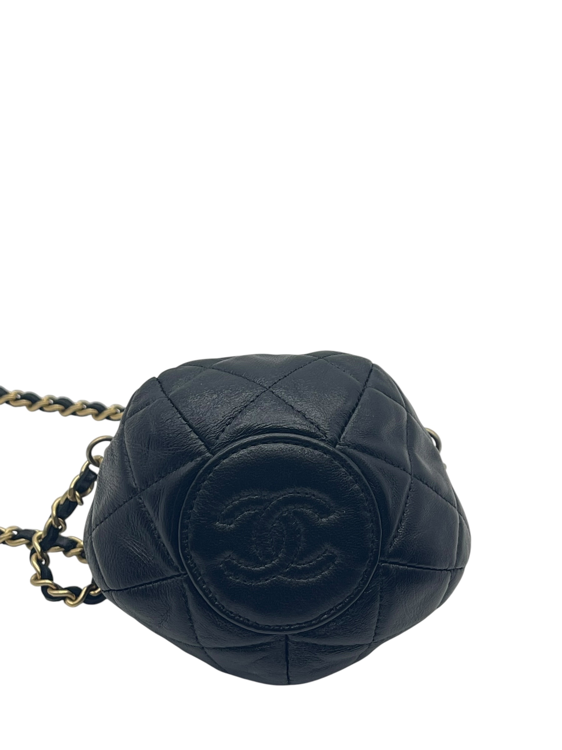 Pre-Owned CHANEL Drawstring CC Round Bucket Clutch with Chain Quilted Mini / Product Code: 26061101