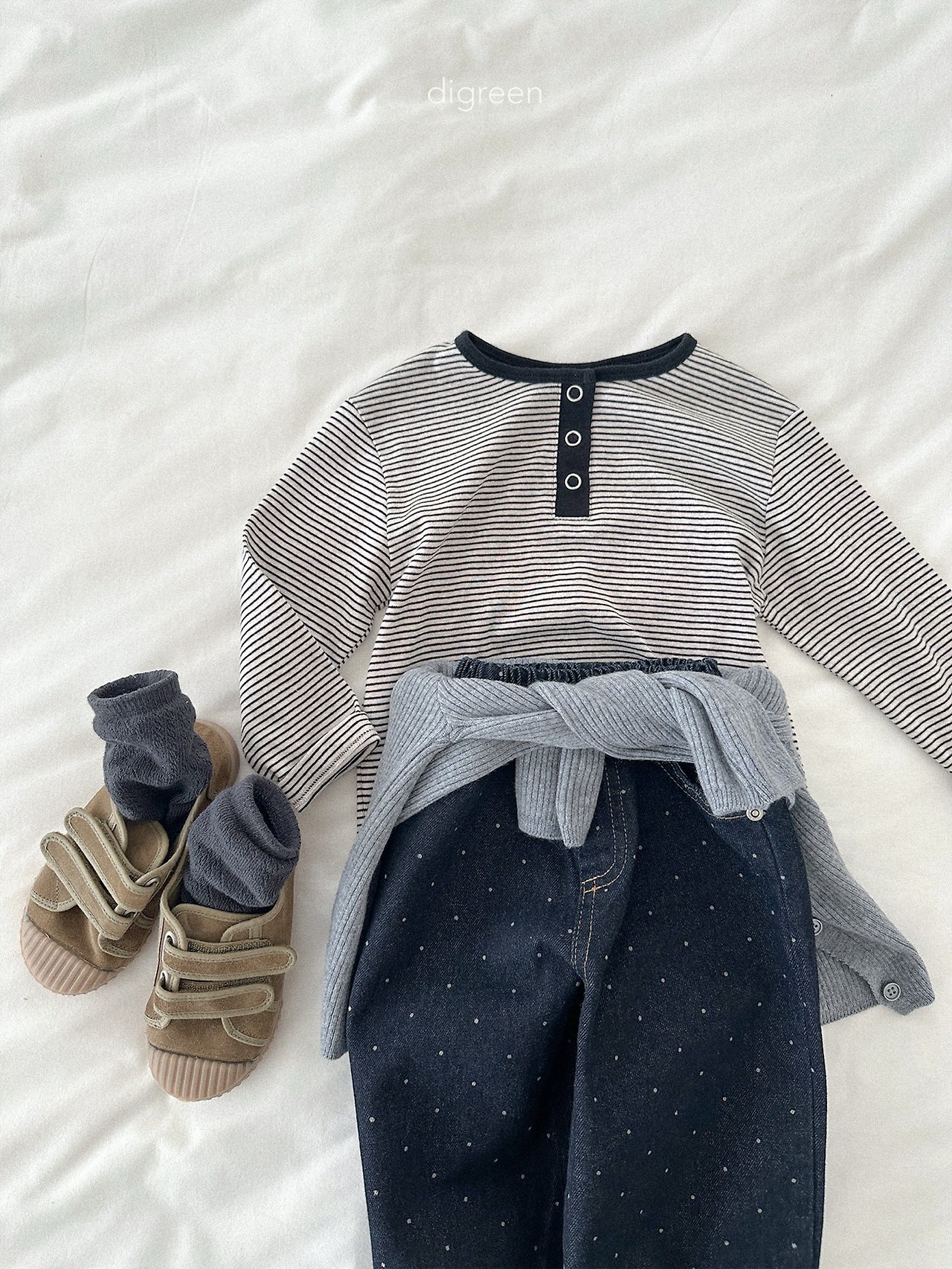 Digreen | henley neck aletty tee