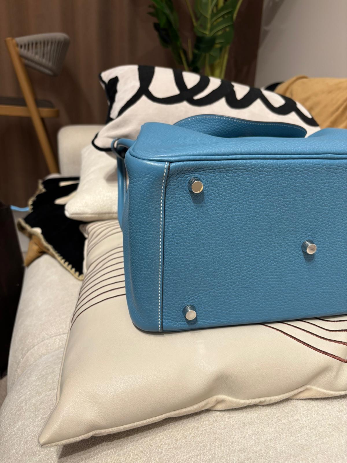 Hermes Lindy 30,BLUE JEAN 牛仔藍 Stamp T 100%Authentic ,98%new  ✅dust bag✅rain coat✅box 