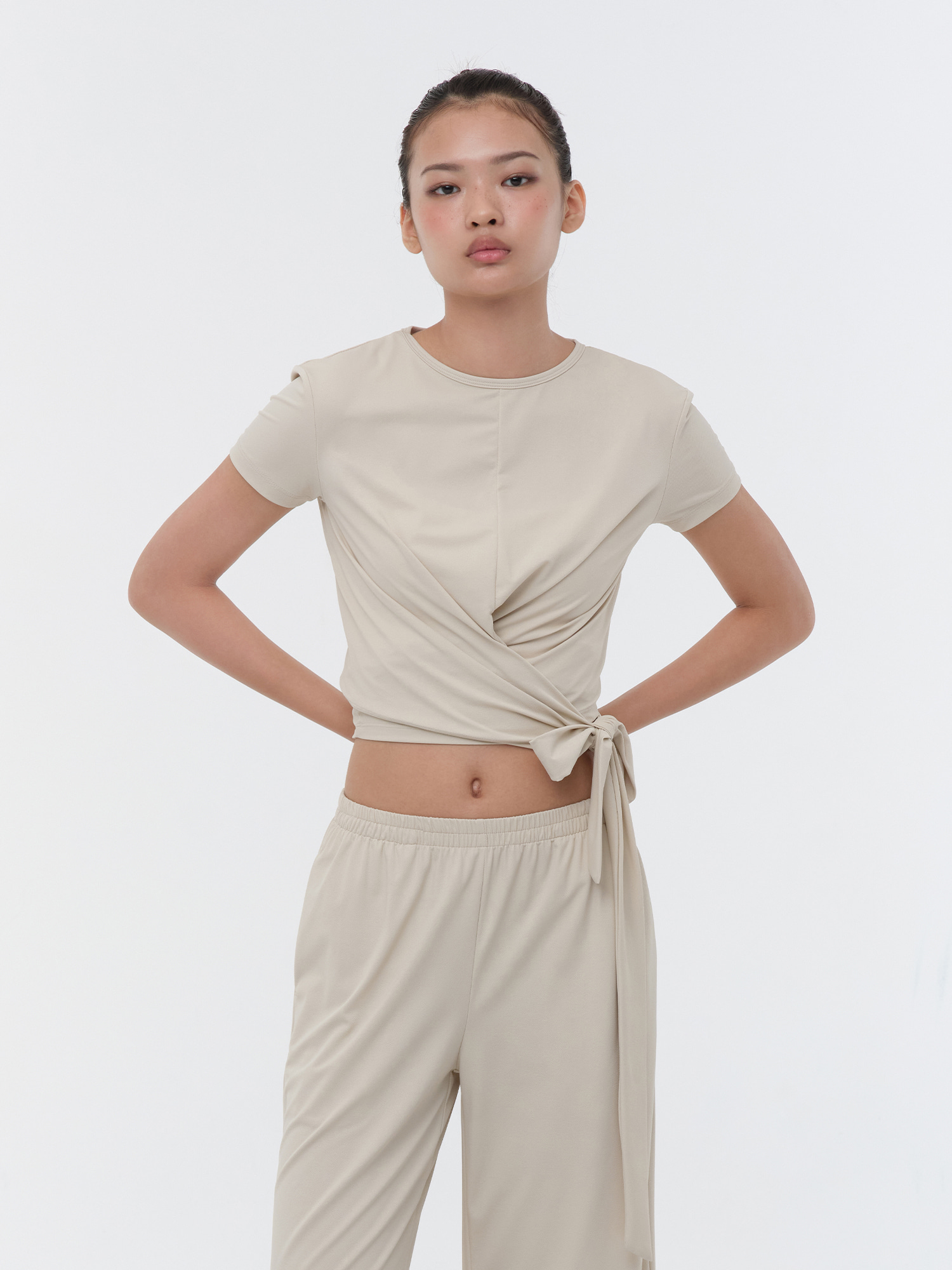 預購_Twist Strap Short Sleeve T-shirt by Conch