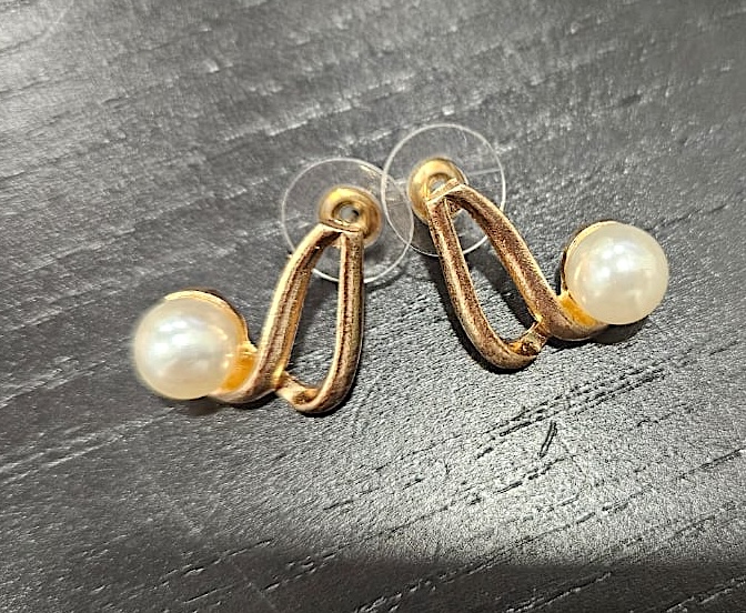 Musical Note Gold Earring with Pearl