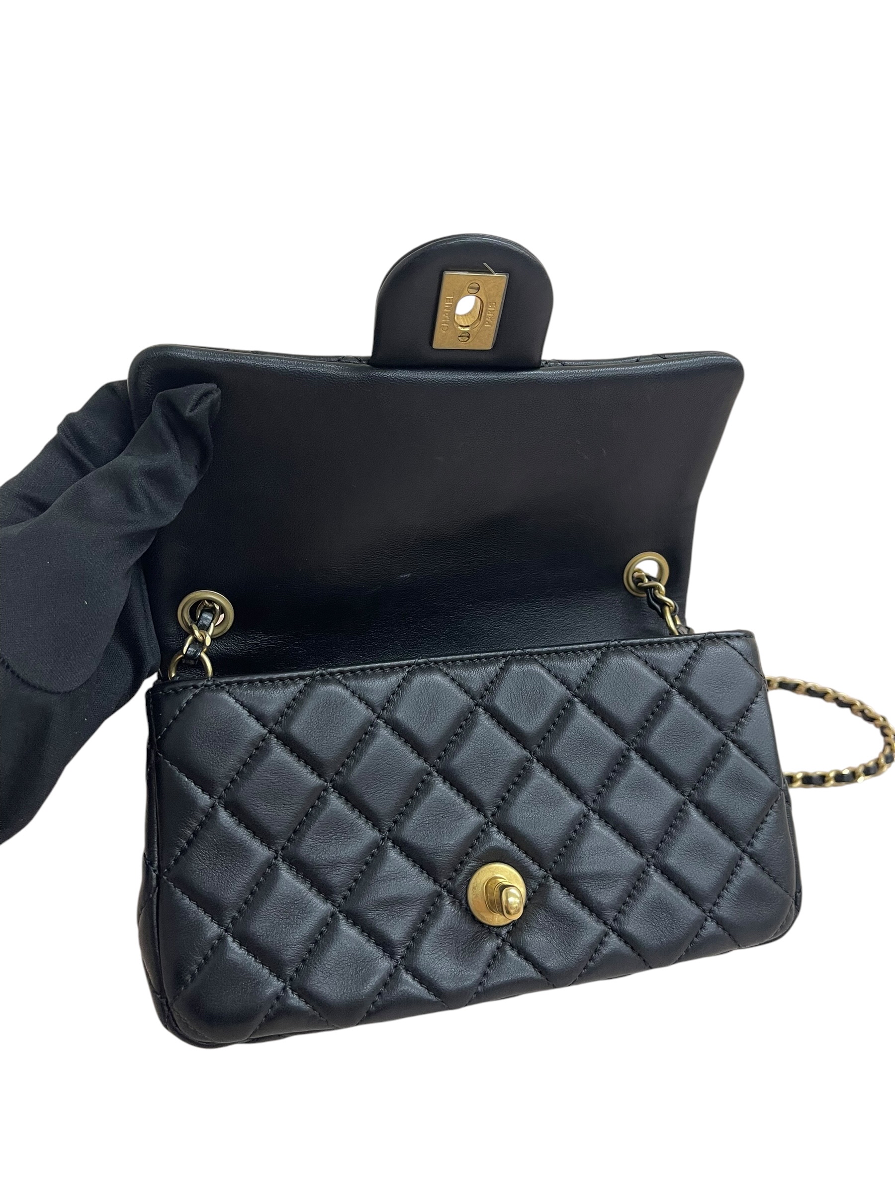 Pre-owned Chanel Pearl Crush CF / Product Code: 26060909