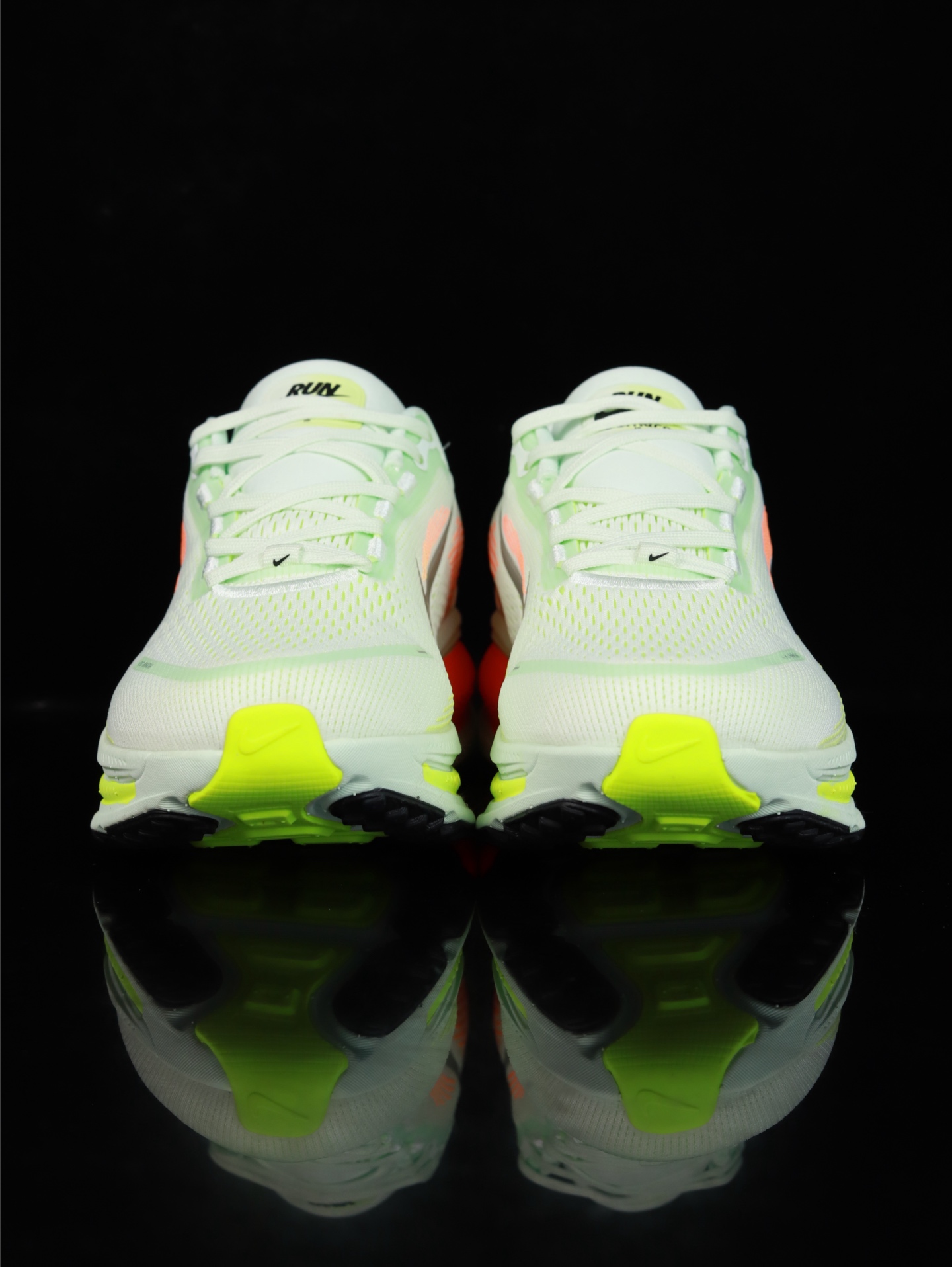 Nike Vomero 18 HM6803-300