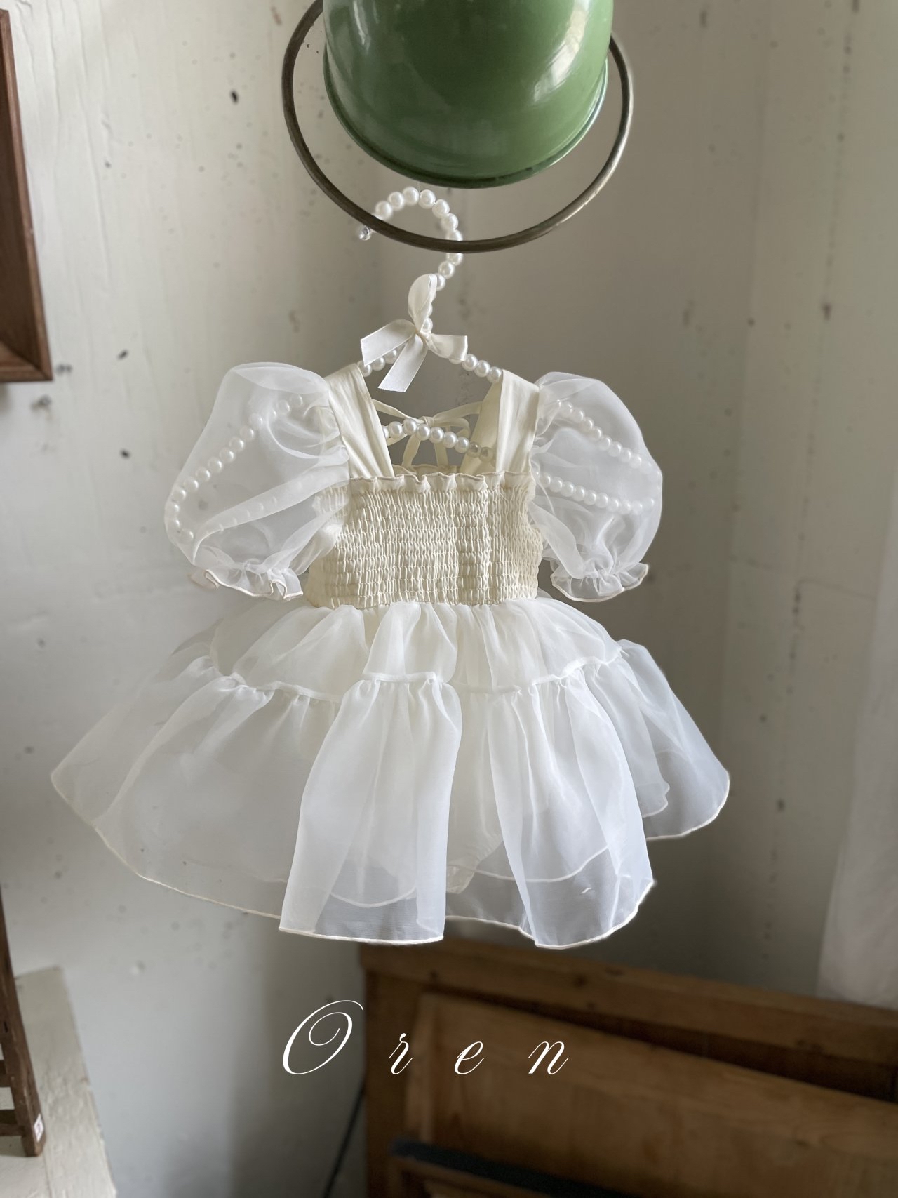 ☀️預訂 韓國直送☀️🇰🇷Oren兩色歐根紗泡泡袖包屁裙/連身裙