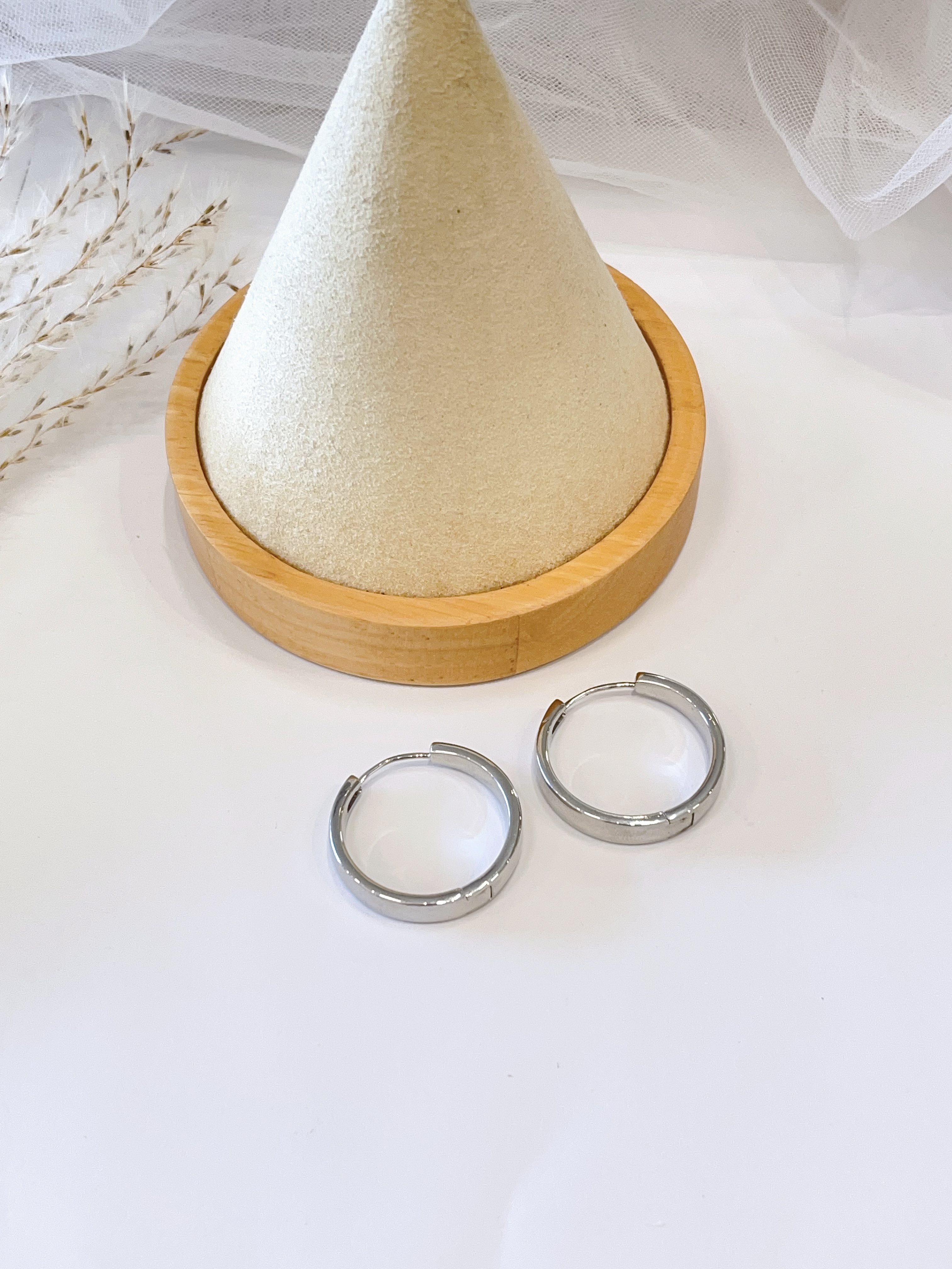 日常也可佩戴的简约素圈耳扣耳环