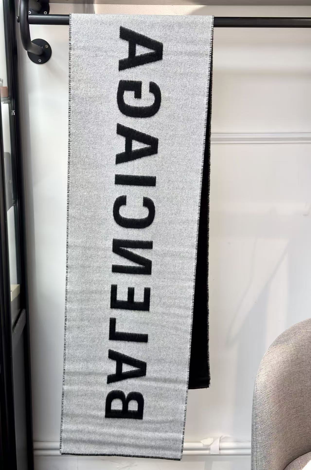 BALENCIAGA巴黎世家 圍巾 經典字母logo 羊毛絨線圍脖 男女同款