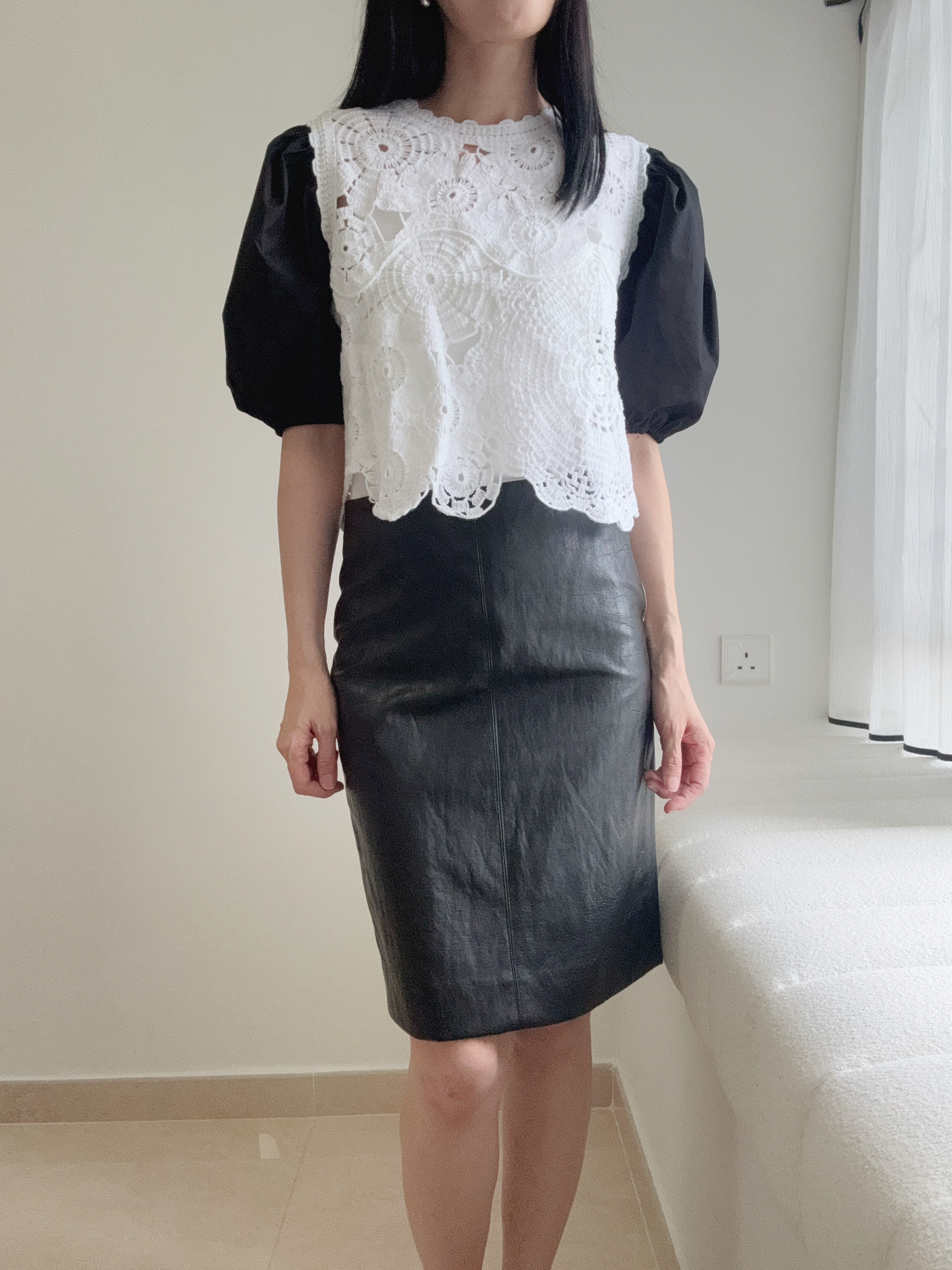 Crocheted puff sleeves blouse (Ivory)