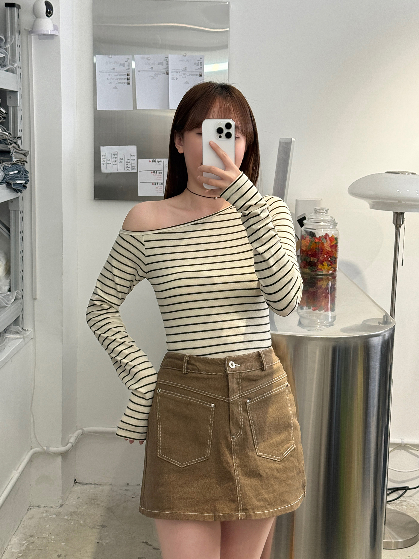 𝐅𝐫𝐨𝐧𝐭 𝐩𝐨𝐜𝐤𝐞𝐭 𝐚-𝐥𝐢𝐧𝐞 𝐜𝐨𝐧𝐭𝐫𝐚𝐬𝐭 𝐬𝐭𝐢𝐭𝐜𝐡 𝐬𝐤𝐢𝐫𝐭
