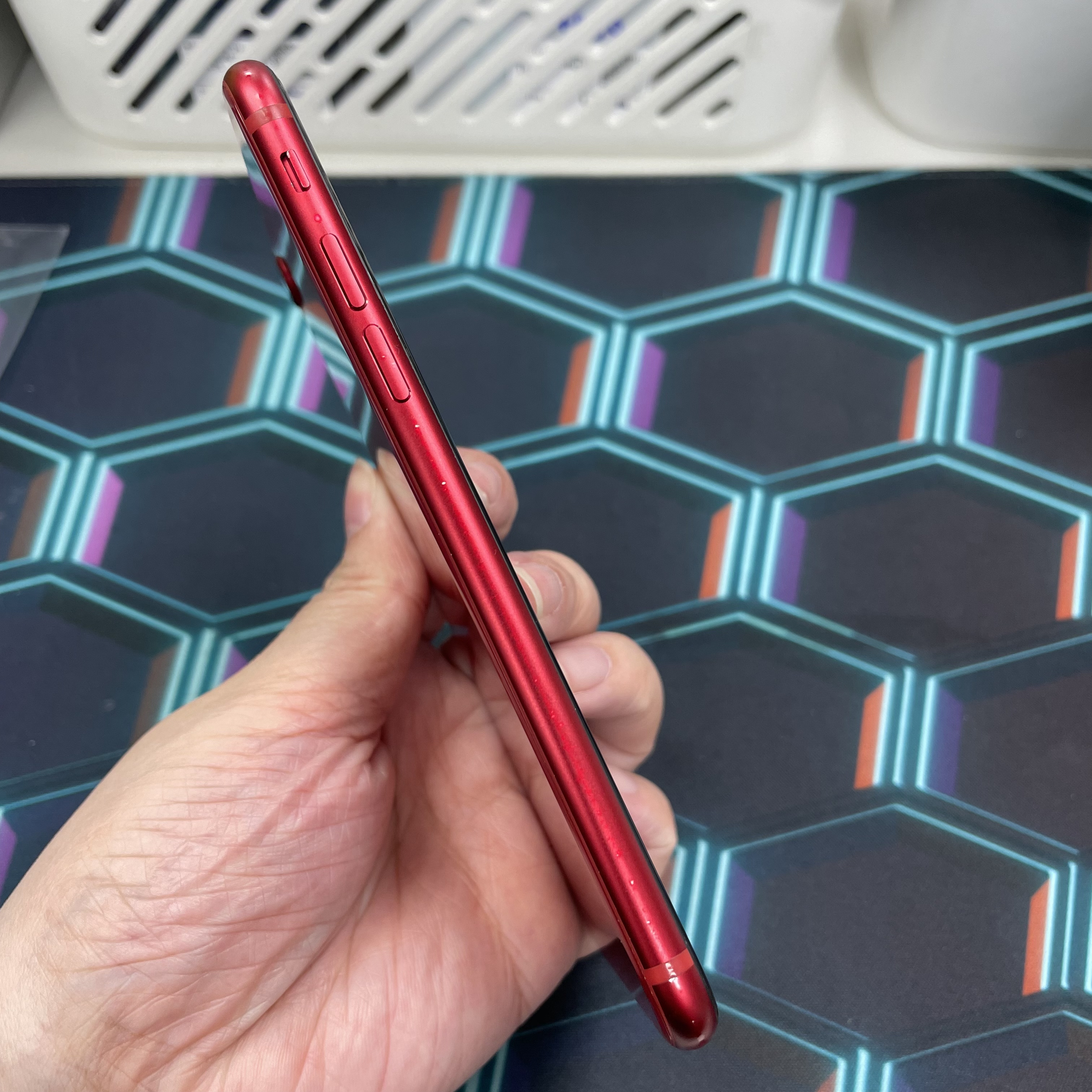 *6074 SE 3 勁靚機 64GB 電78 紅色 red