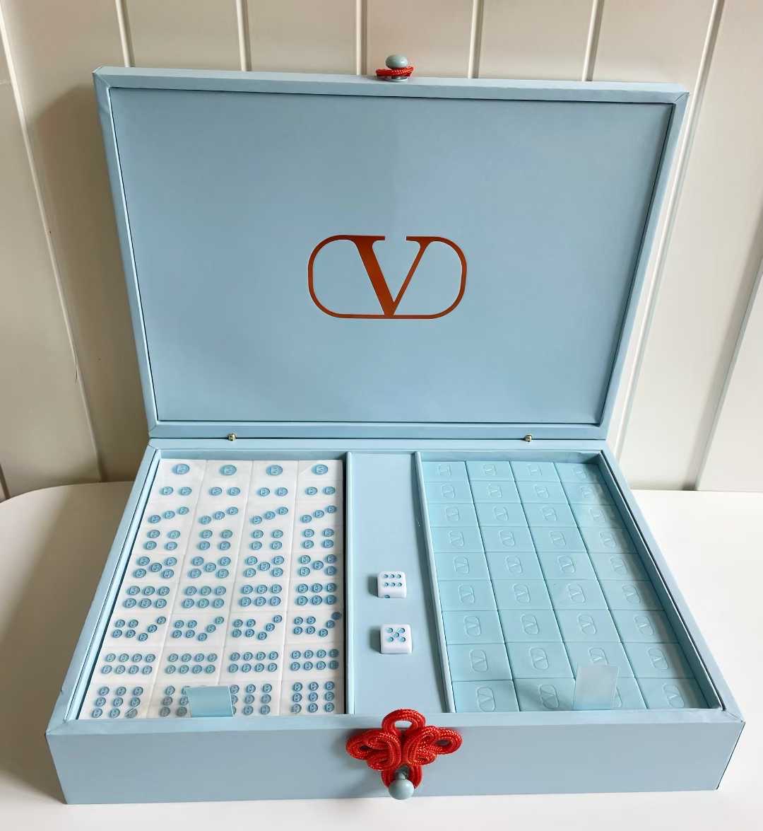 *Valentino 華倫天奴 🩵 好運藍開年麻將禮盒*