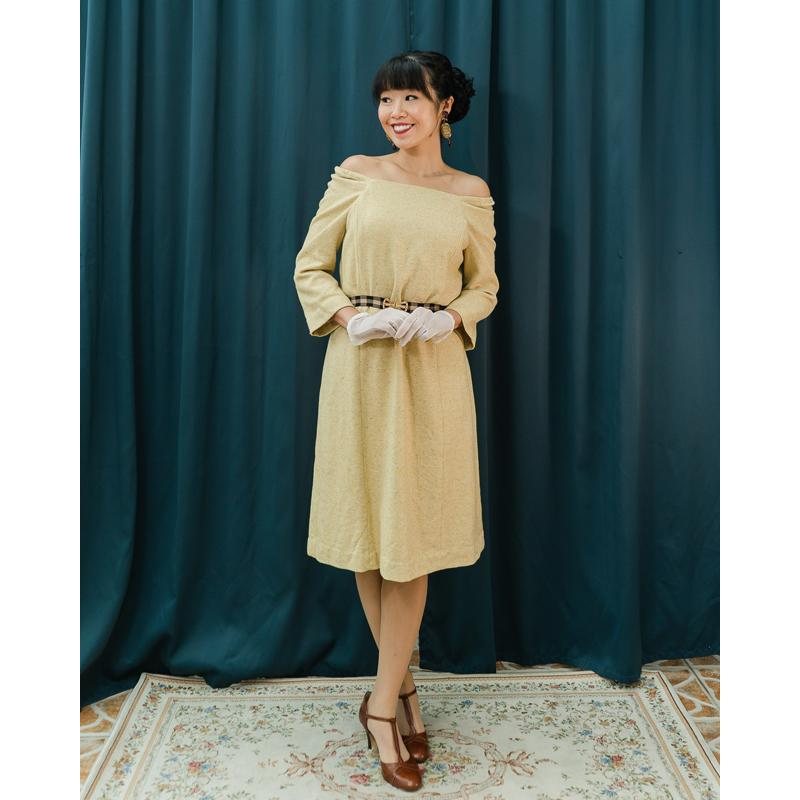 C.a. 1960-80s Japanese Light Mustard Yellow MOD style Two Way On and Off Shoulder Day Dress (MT1541)