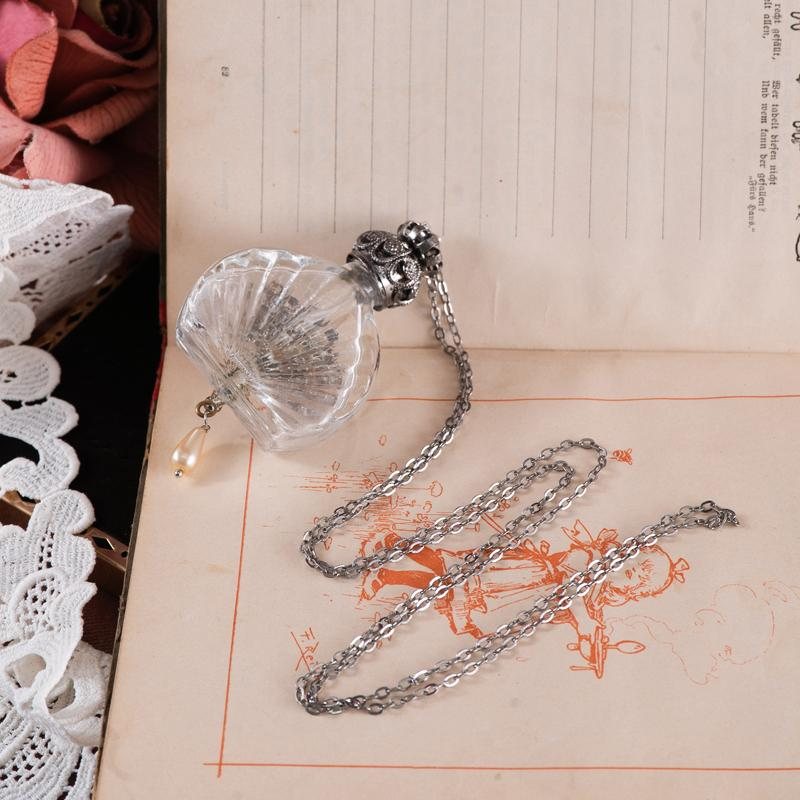 Vintage Art Deco Inspired Fan Pattern Clear Glass Purse Perfume Bottle Necklace - Recomposed New Old Stock(MZ001-8)