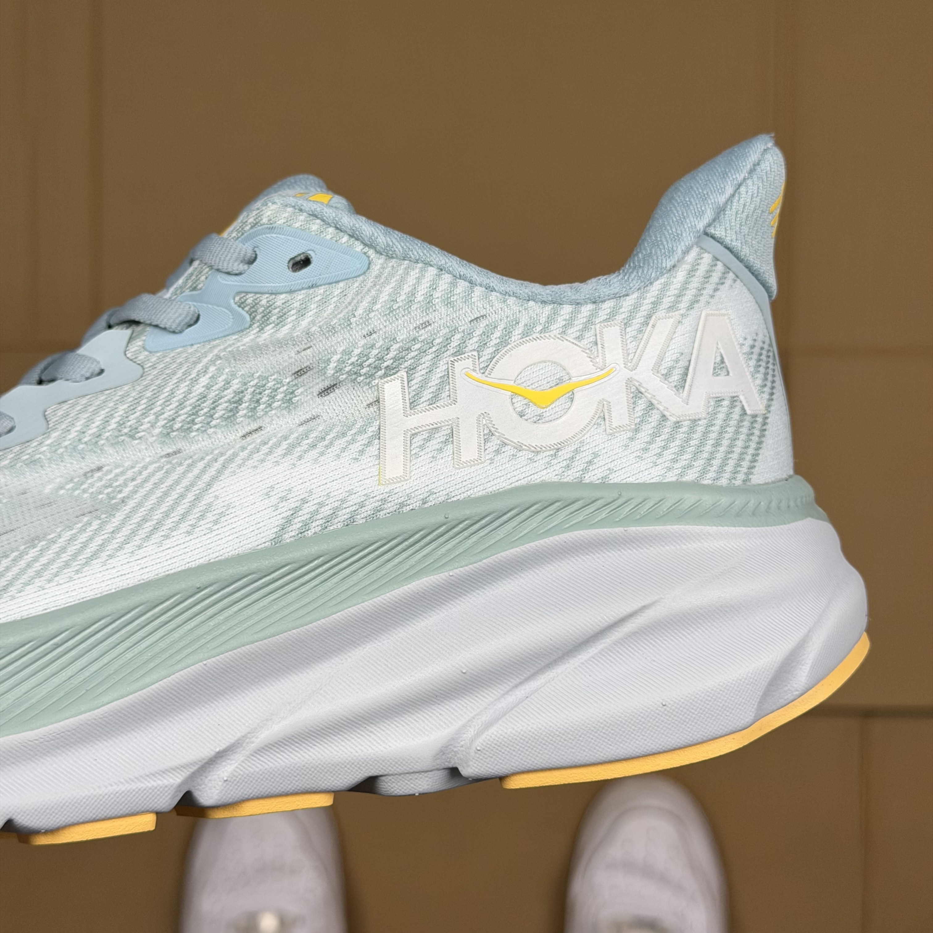 Hoka Clifton 9