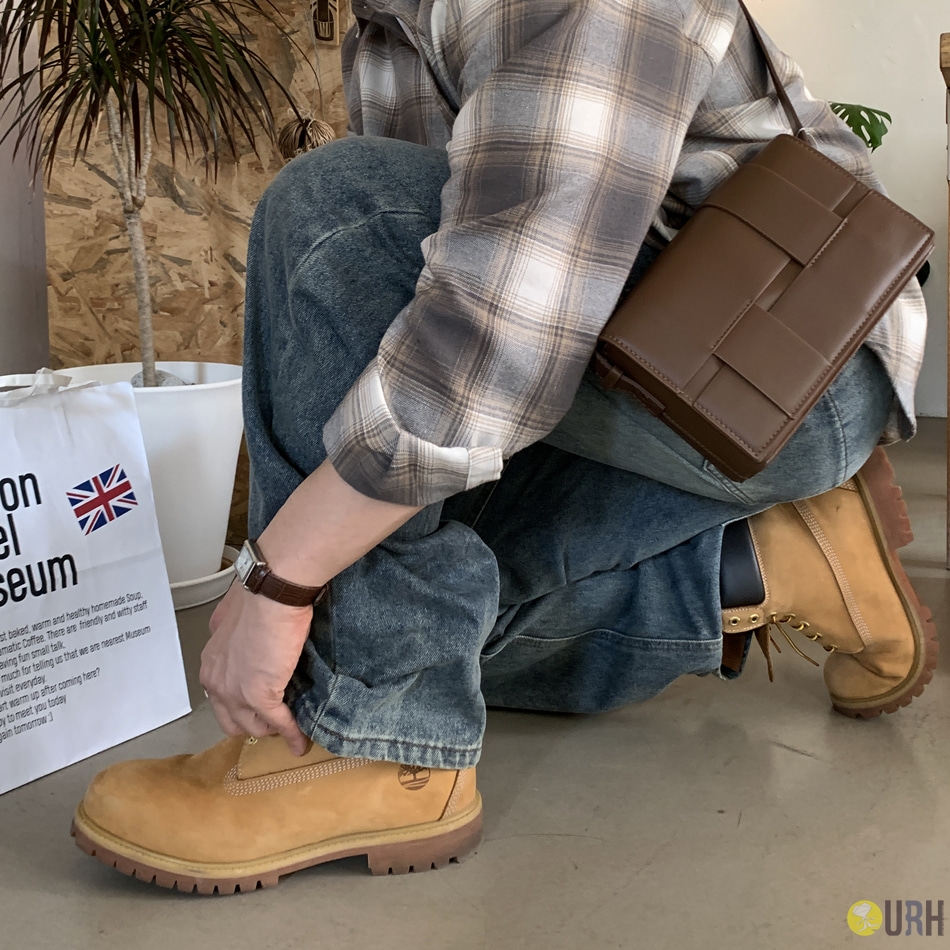 【100%保證韓國直送】簡約幾何編織感皮革方形側背小包 👜 [2 color] RL114839