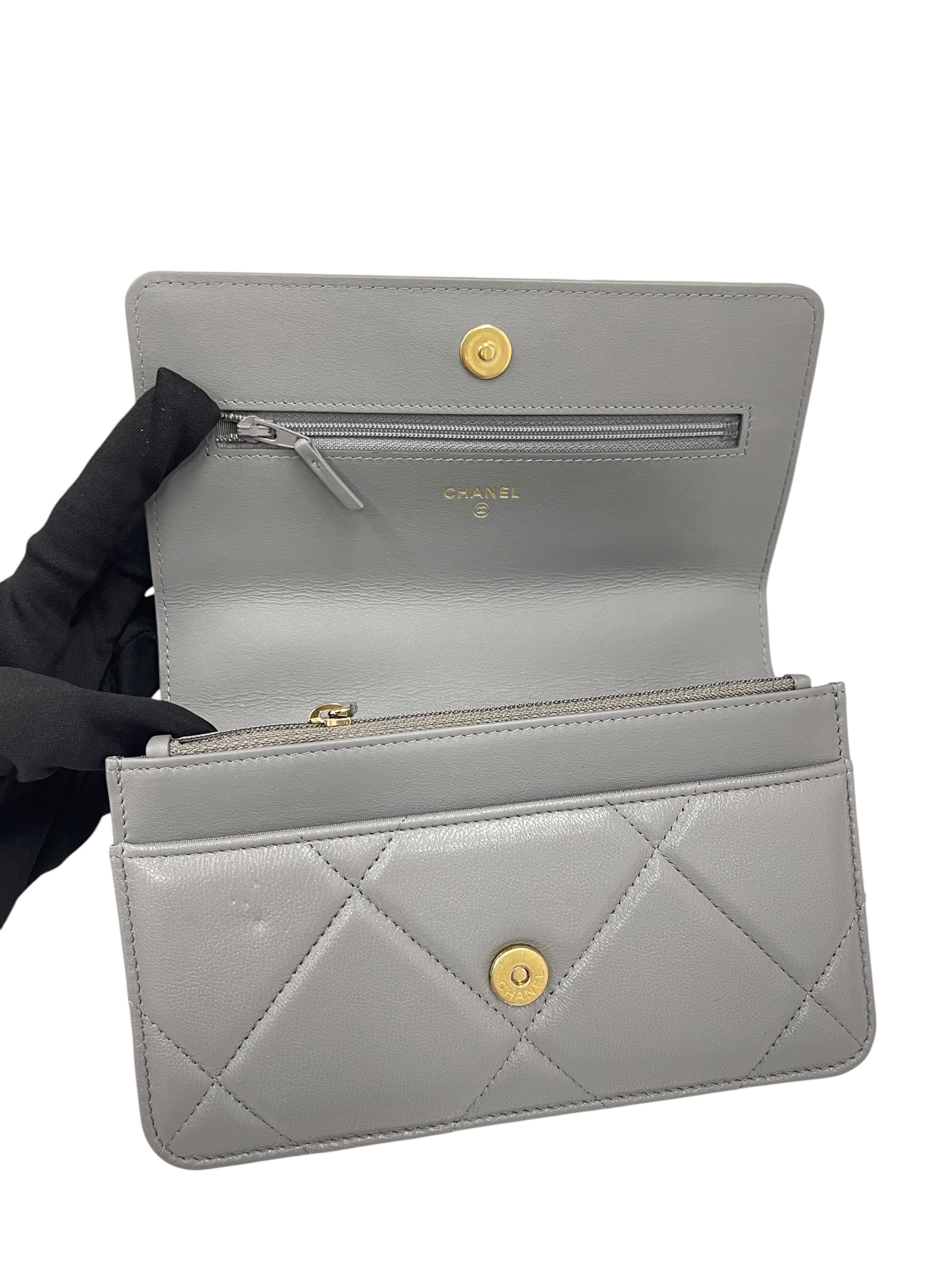 Pre-owned Chanel 19 WOC / Product Code: 071005