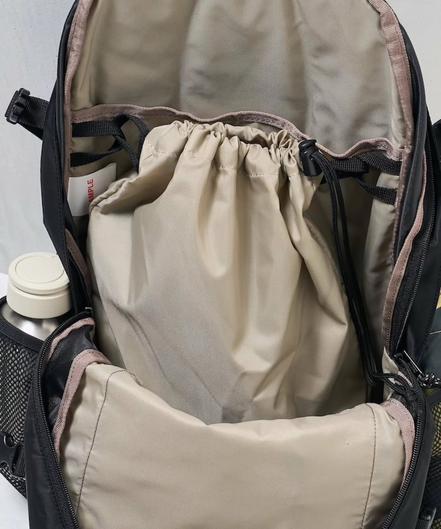 日本代購【 2026新商品 日本直送 FREAK'S STORE x Coleman 別注版 Walker 輕量尼龍 25L 背囊  |  FREAK'S STORE  Exclusive Walker 25L Backpack - Lightweight Nylon 】