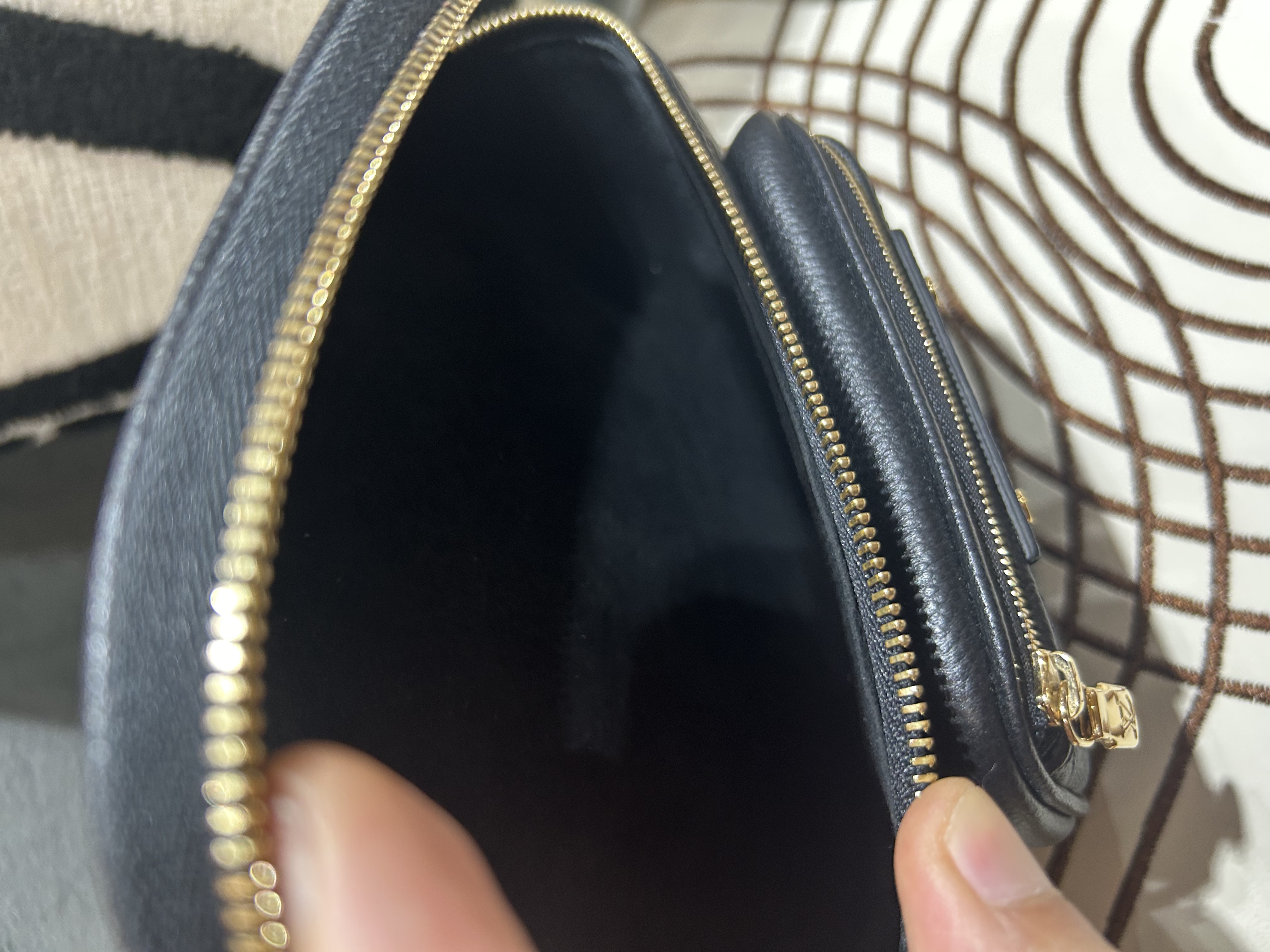 Lv Mini Bumbag Shoulder Bag 黑色M46917 Black Calfskin Monogram Empreinte 100%Authentic ,98%new✅dust bag