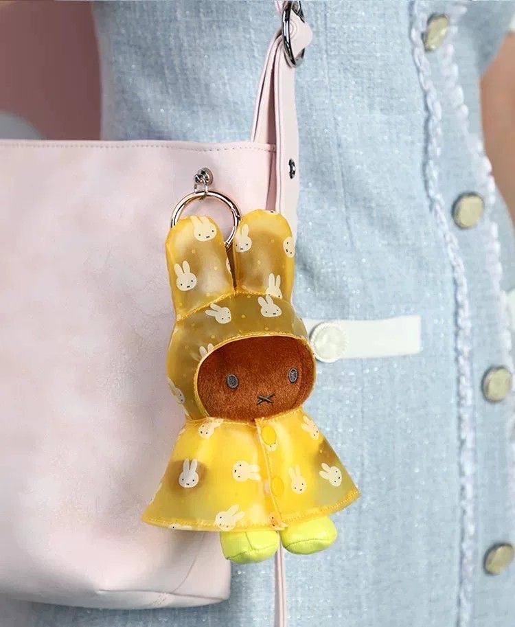 新登場 Miffy  雨衣掛件公仔盲盒 指定款式 (需拆盒拆袋確定)