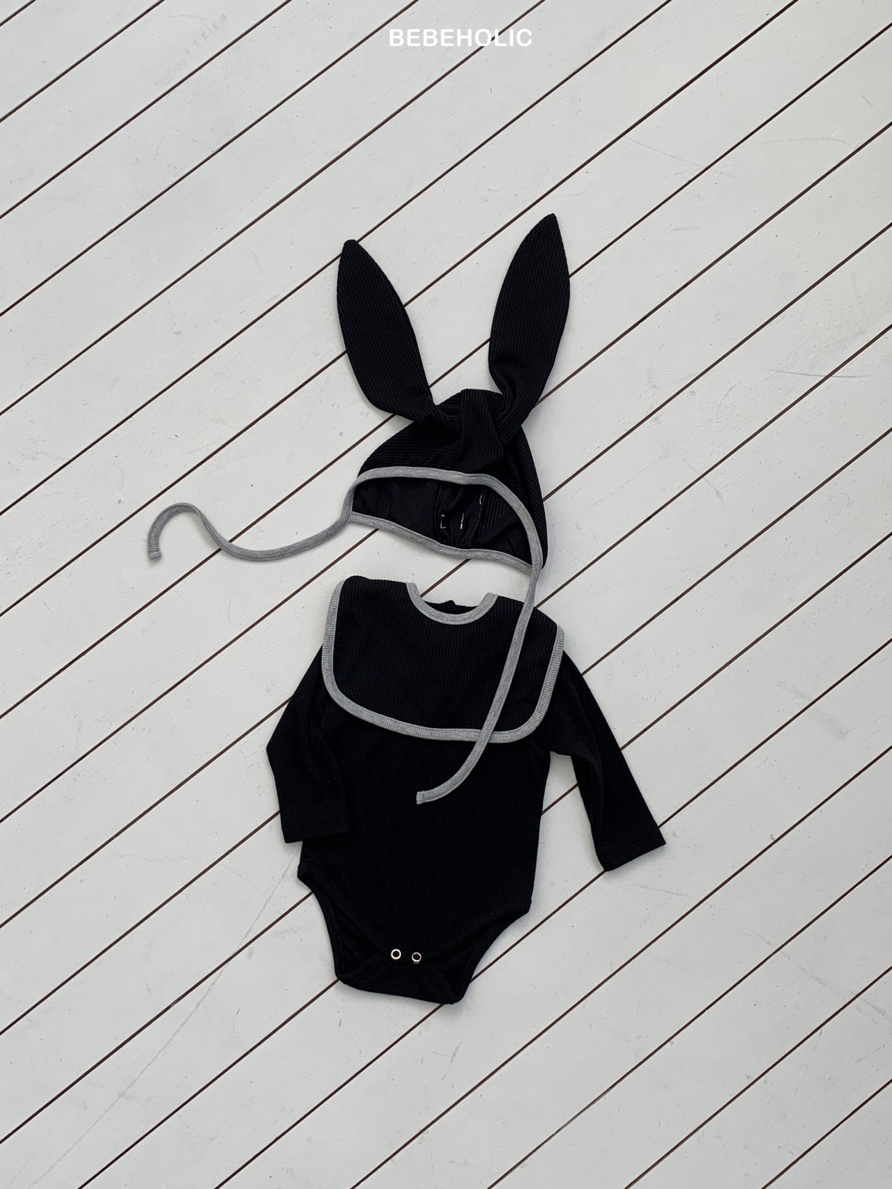 🌸預訂 韓國直送🌸🇰🇷BEBEHOLIC四色兔仔帽包屁衣圍兜三件套裝