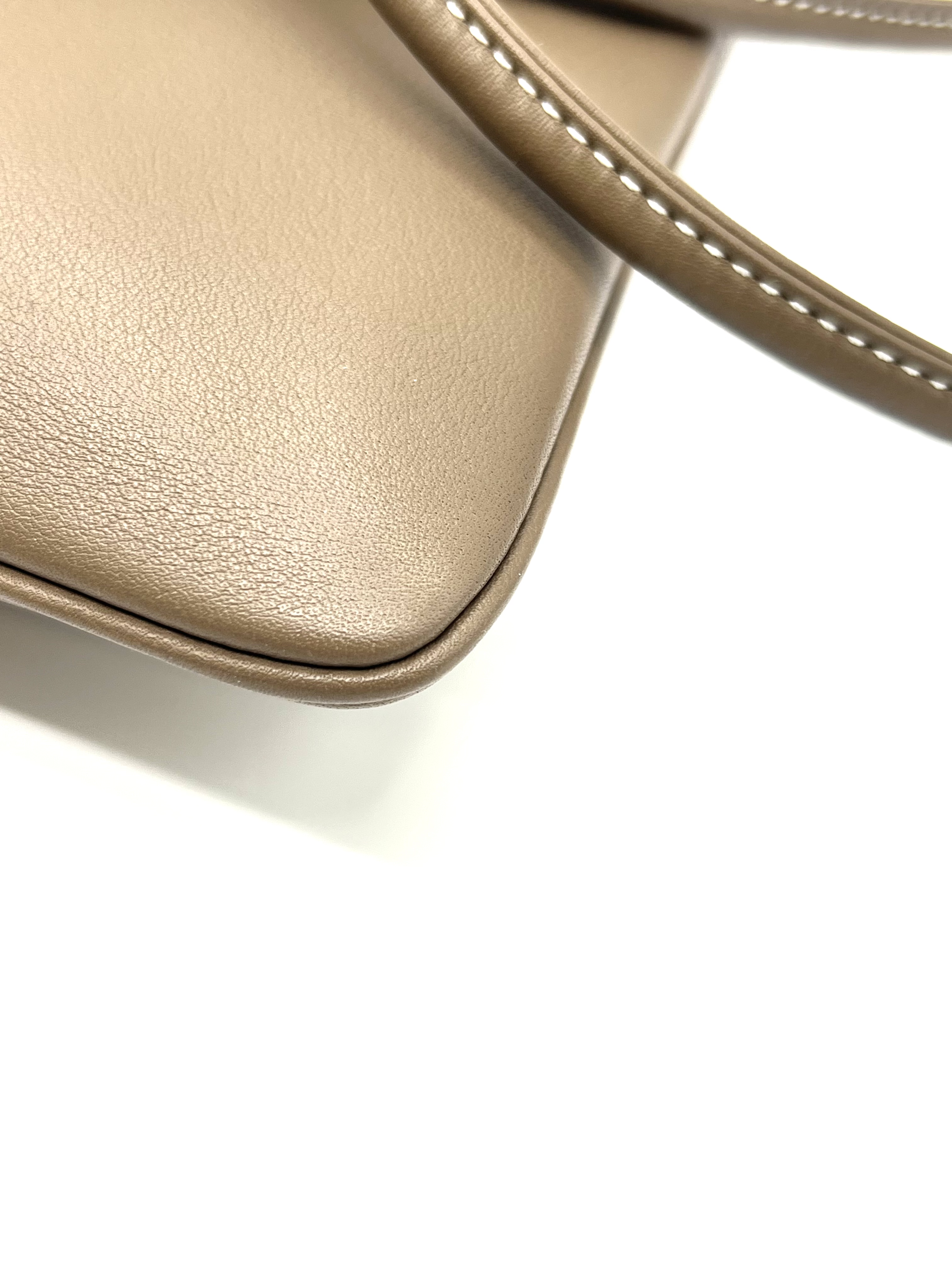 Pre-Owned HERMÉS Aline Mini Stamp Y / Product Code: 26041706