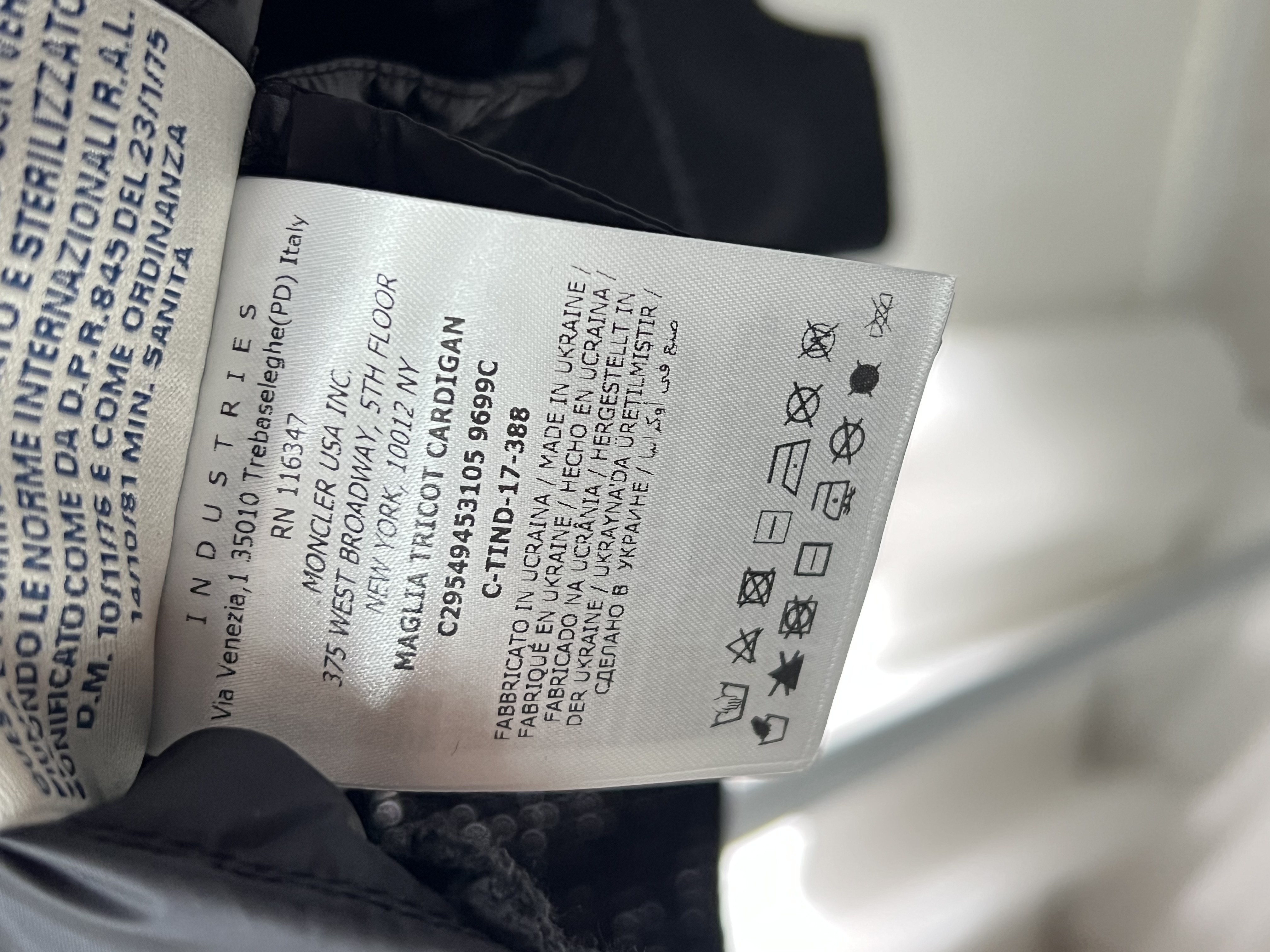 Pre-Owned Moncler Jacket / Product Code: 26041102