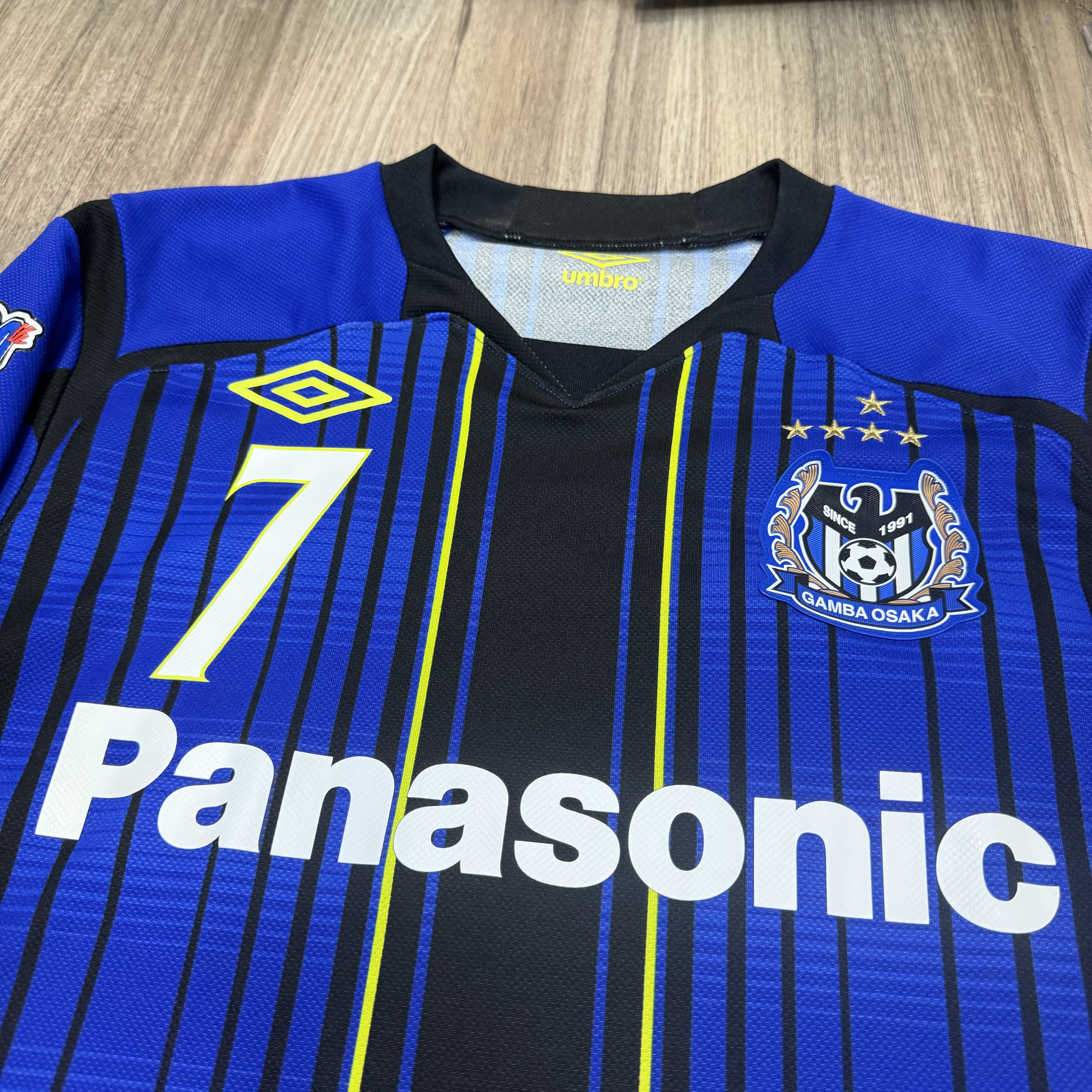 Osaka Gamba 2012 home signed shirt #7 Endo