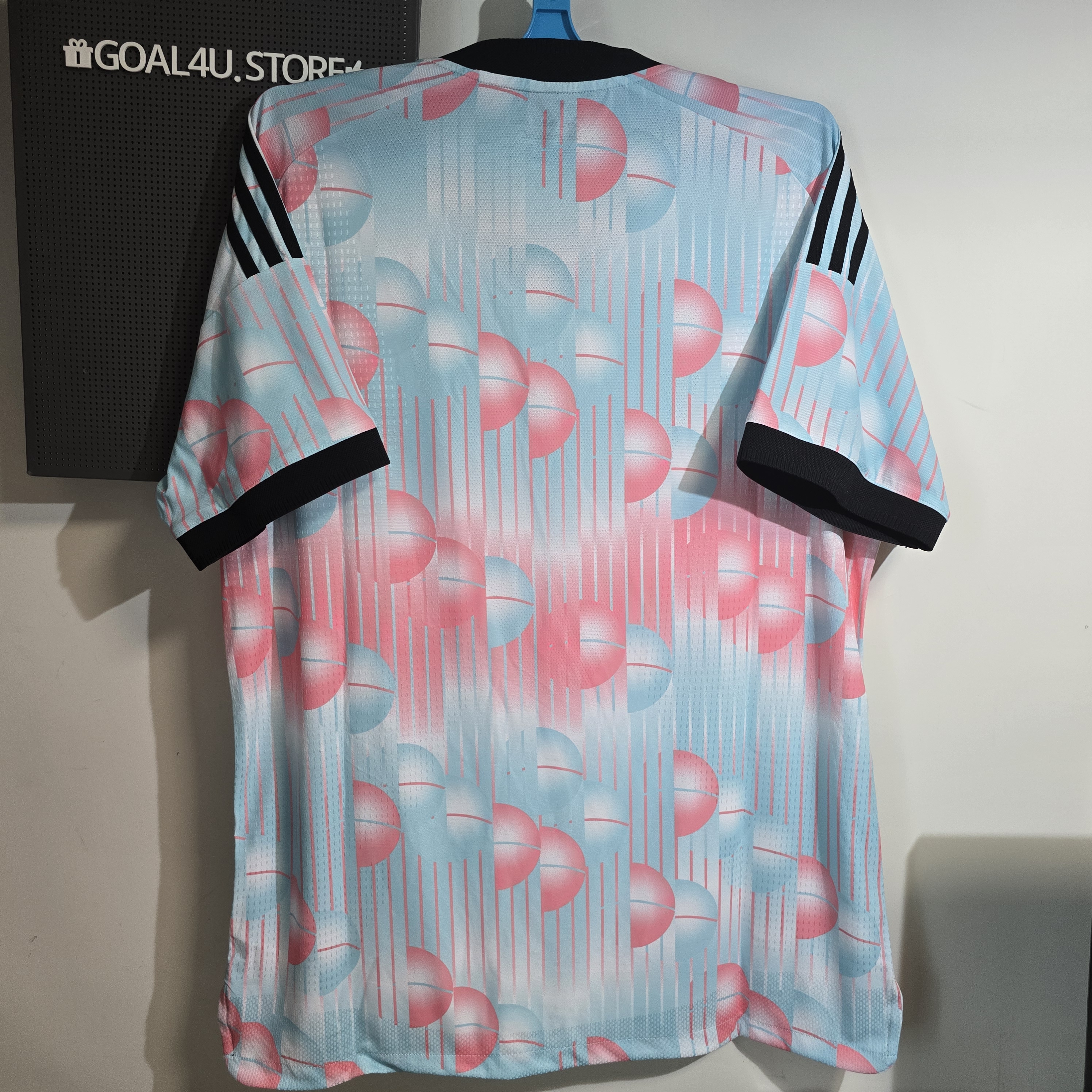 🧊揉合經典復古與現代美學 Adidas Belgium 比利時 2025-26 作客球員版球衣 (可加印字章) JM8382