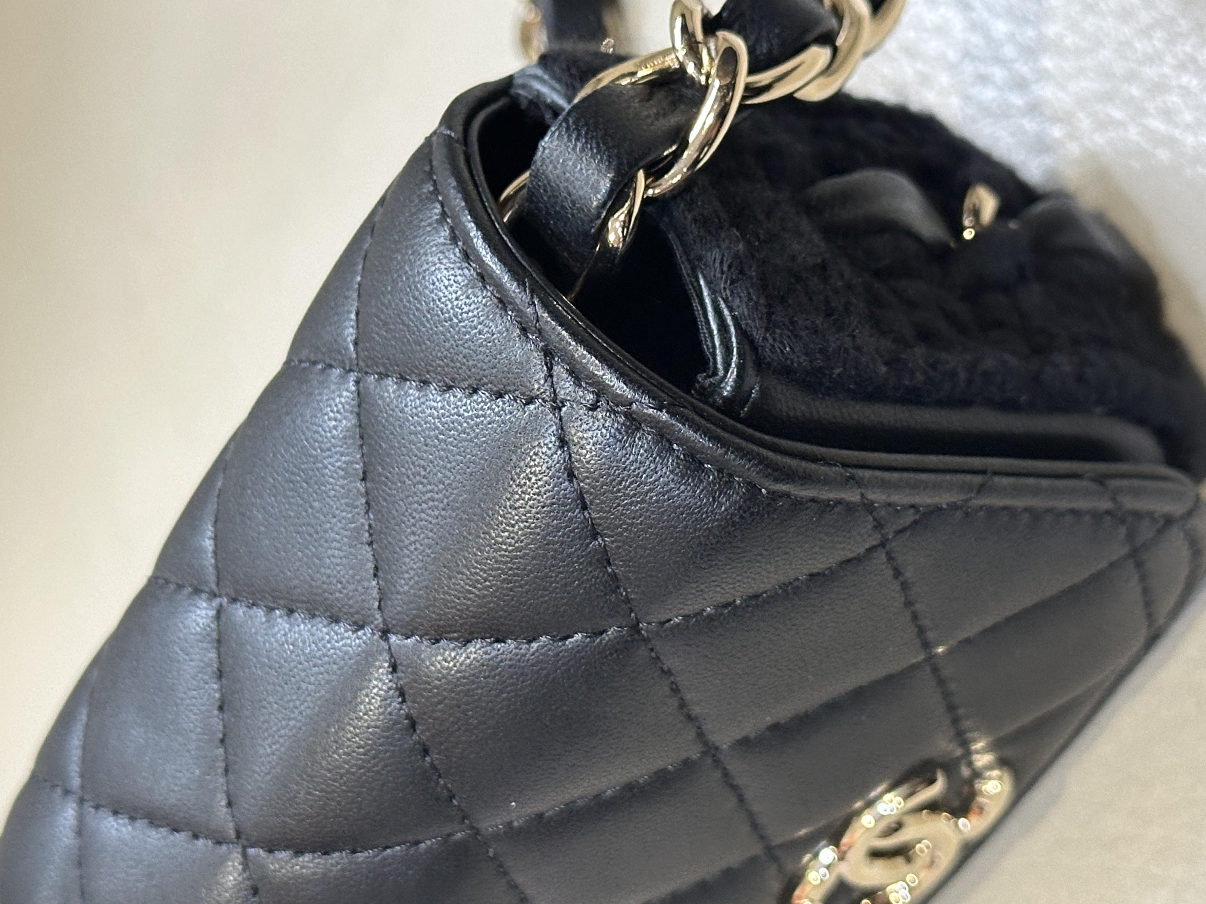 Pre-owned Chanel CC Quilted Crochet Flap Mini Black Lambskin Gold / Product Code: 26040507