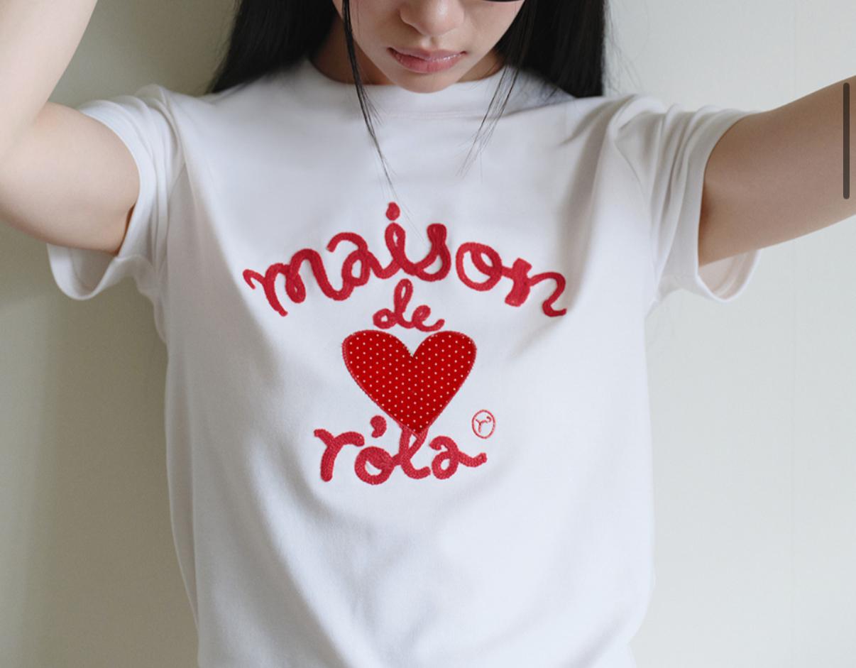4月新款都有獨家優惠🤩 🎀Rolarola 🎀 MAISON DE ROLA EMBROIDERY HEART Tee 原價49000won 獨家折扣優惠 size: s/m Charcoal/grey/white 29/3 23:59截單