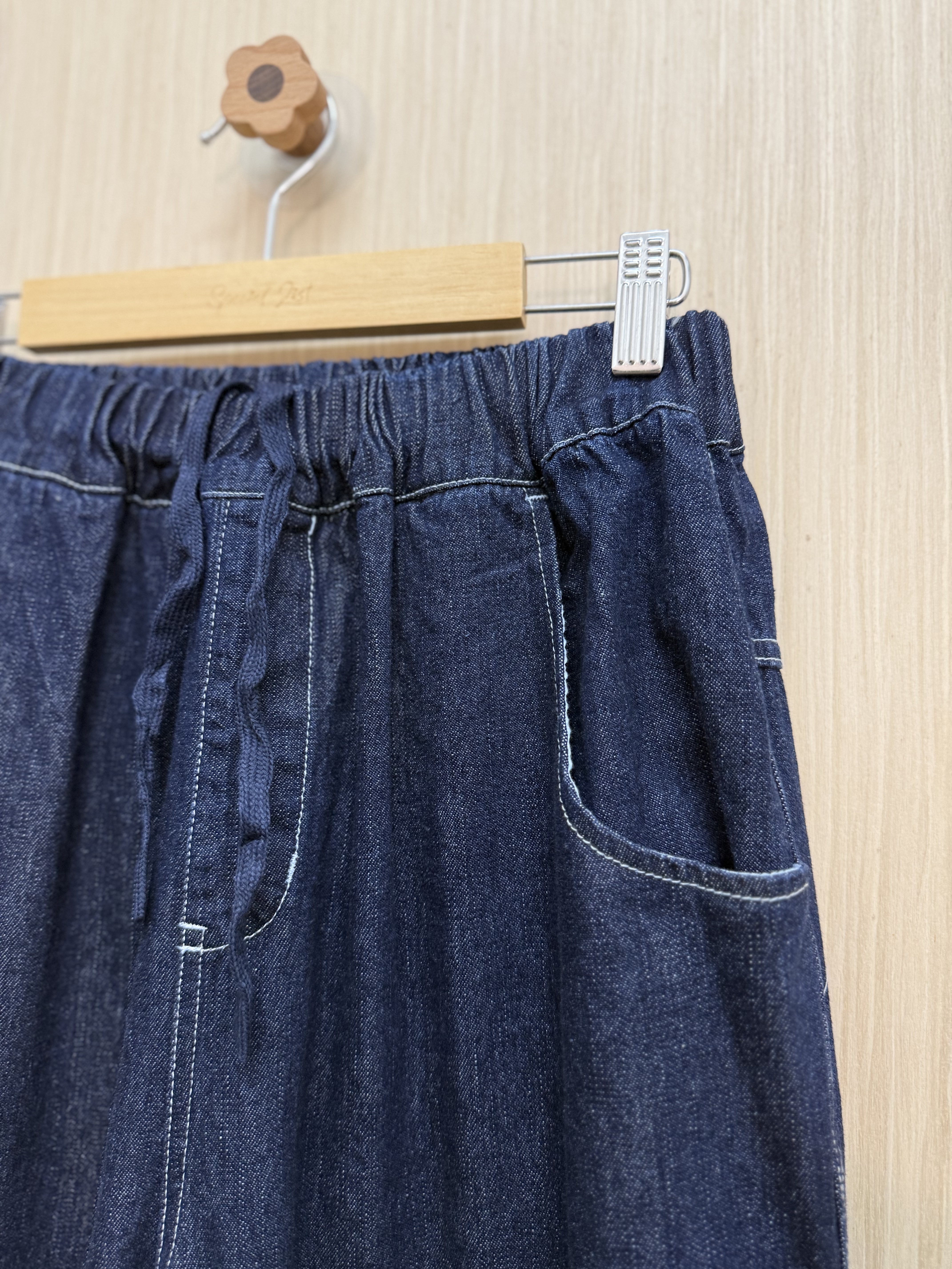 明線直腳牛仔褲