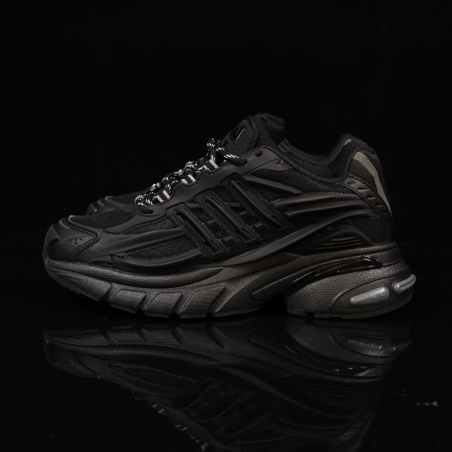 Pharrell Williams x Adidas Adistar Jellyfish 