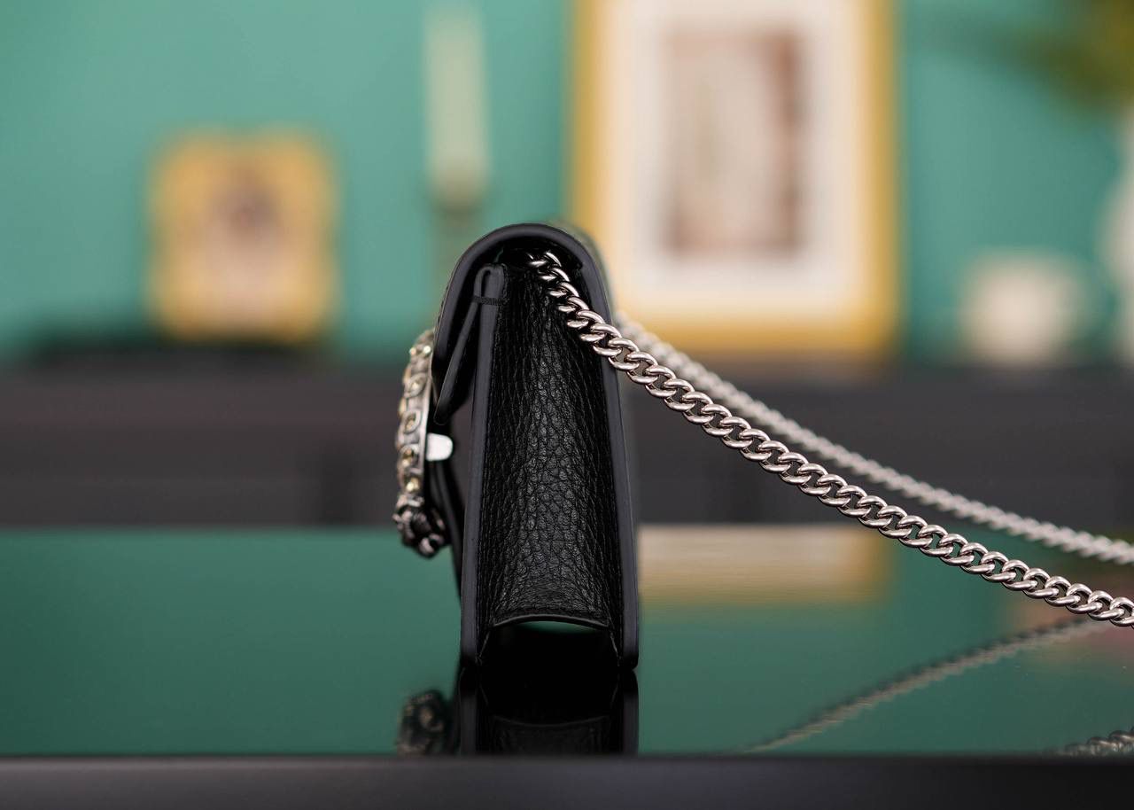 🥯GG Dionysus系列超迷你手袋酒神 黑色钻扣 16.5cm 正品售价,700 GG家小包推荐，酒神里面的经典款 经典酒神扣搭配原厂小牛皮全皮黑 出镜率非常高 简直是穿搭利器 官方款号 476432 尺寸迷你：16.5x10x4cm 小号：28x17x9cm