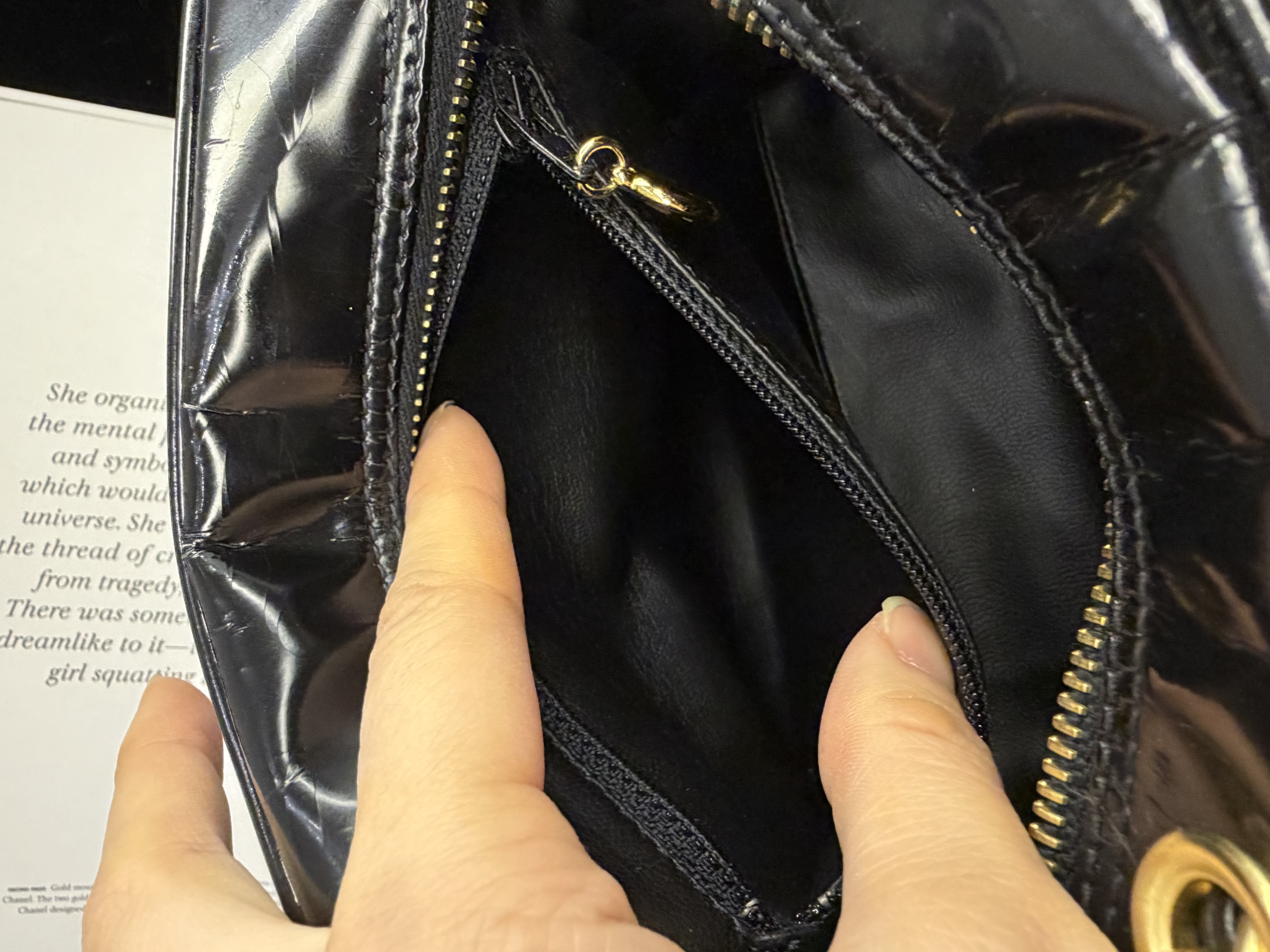 vintage chanel cc patent leather vanity bag