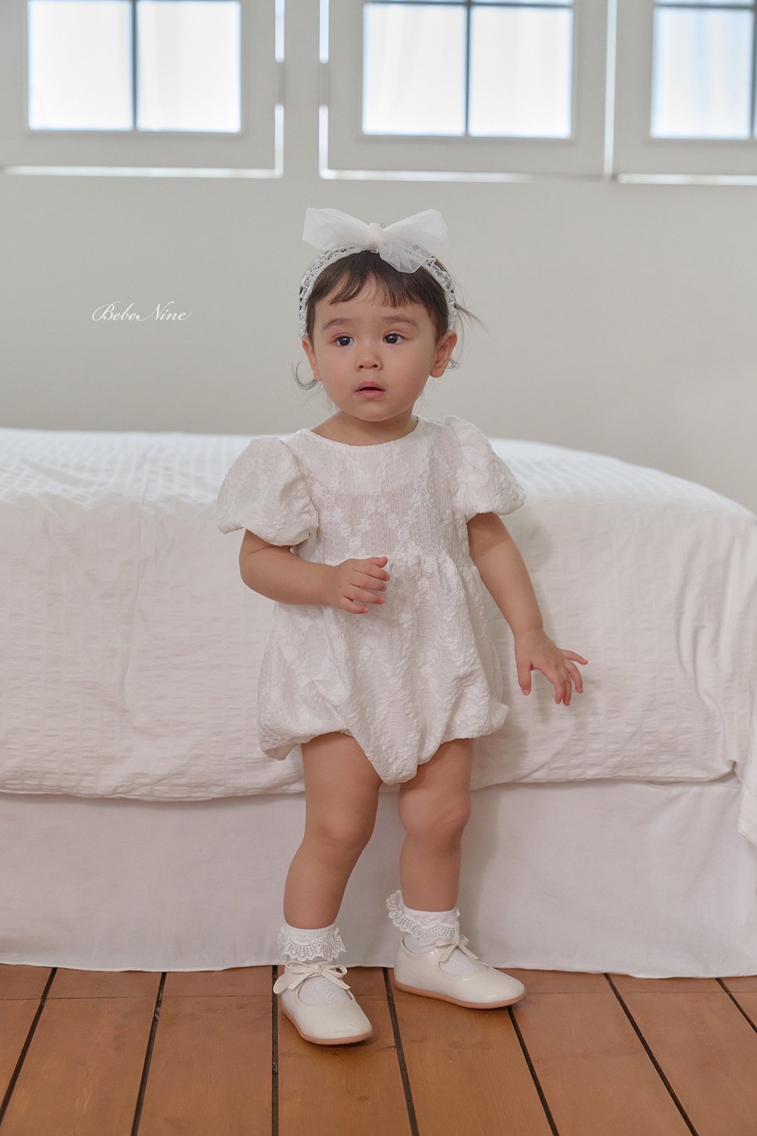 ☀️預訂 韓國直送☀️🇰🇷Bebenine兩色花朵提花後背大絲帶短袖包屁衣