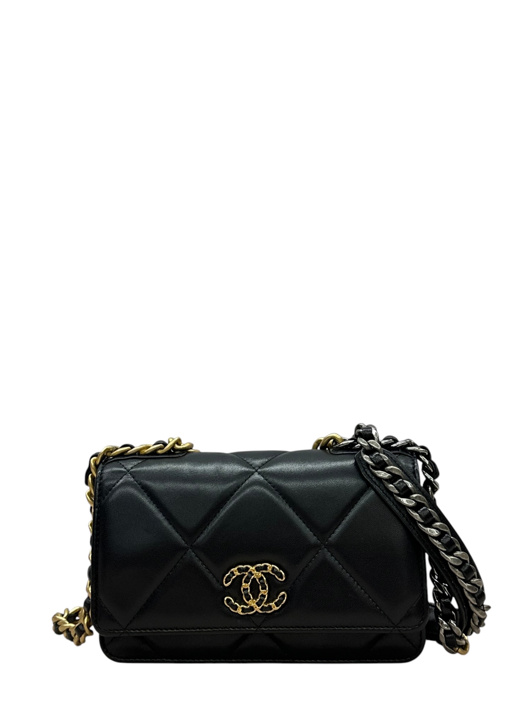 Pre-owned Chanel 19 Wallet on Chain / Product Code:082110