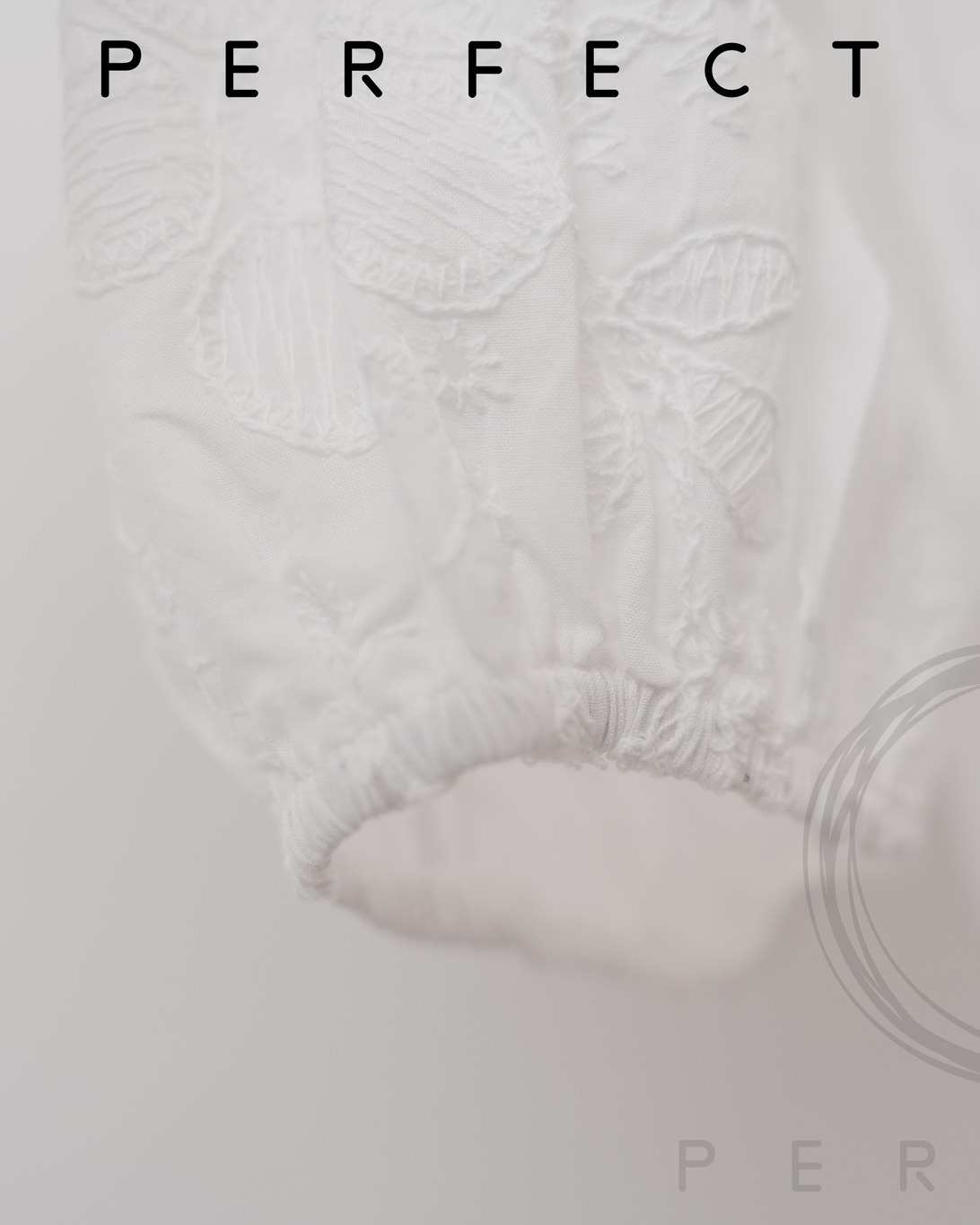 T0024_暗花樹葉紋理文青上衣 (純潔白）