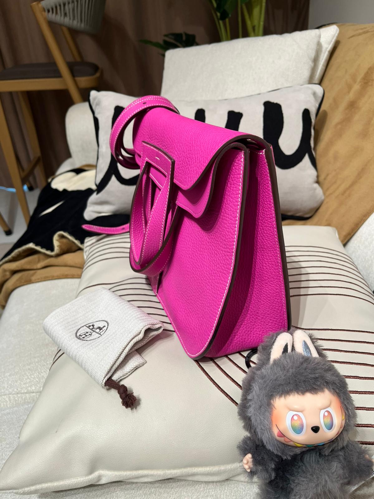 Hermes halzan 31,9I,玉蘭粉銀扣TC粒粒牛皮，STAMP C 100%Authentic ,98%new✅dust bag 