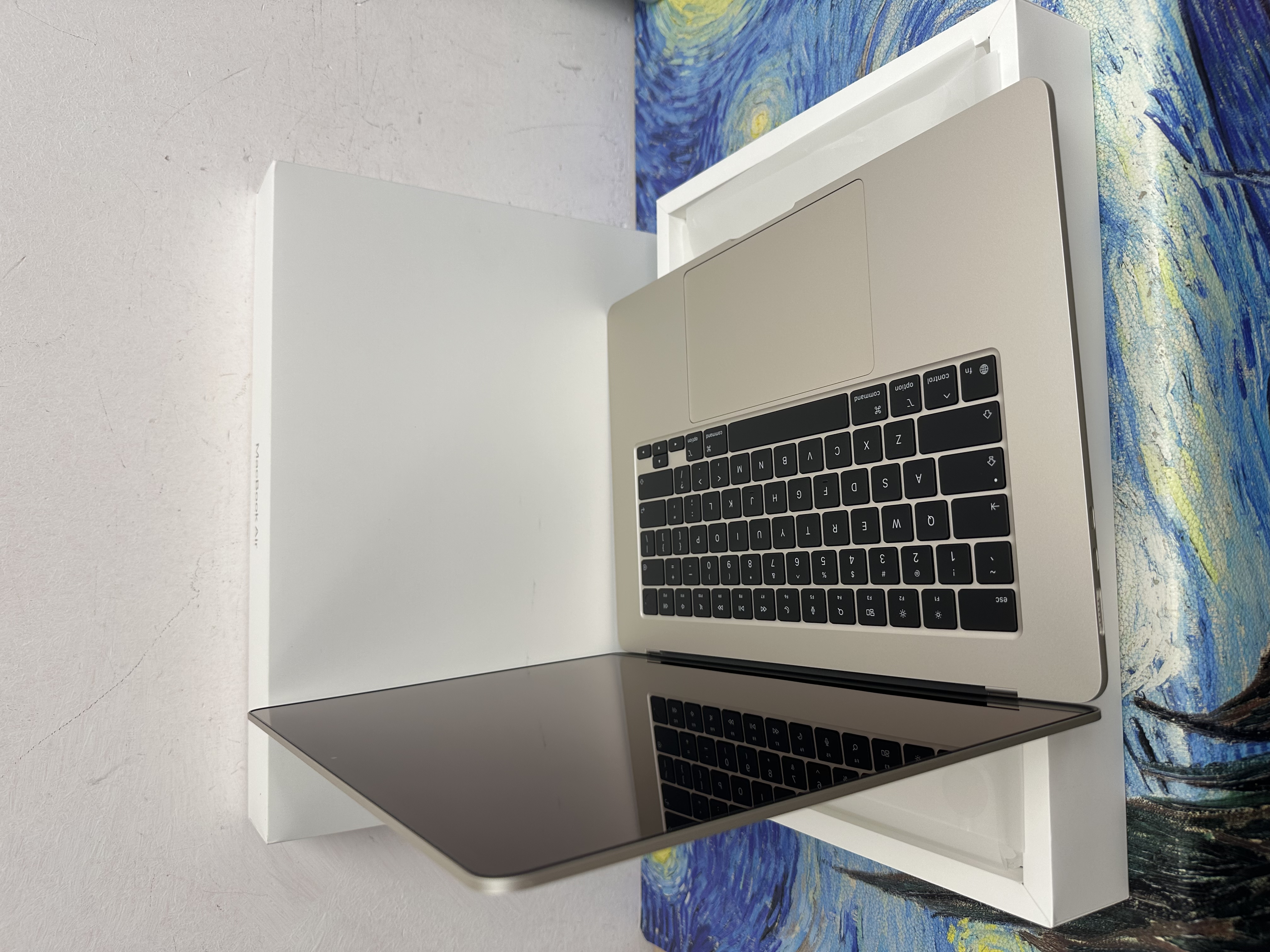 #6263 全新APPLE  MacBook Air M5 2026 M5 CPU/ 16GB Ram/512GB SSD/10核心GPU/Liquid Retina Mon/15吋/星光色/Gaming Laptop / Notebook / 超強續航能力/ 原廠保養/ 文書機 / 畫圖 / 剪片 / Movie / Netflix /