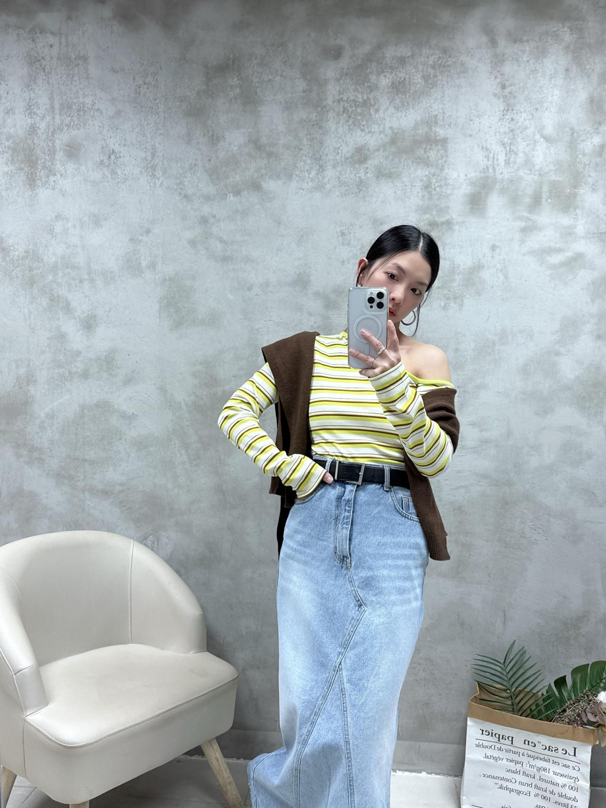 A01 單邊露膊橫間Top