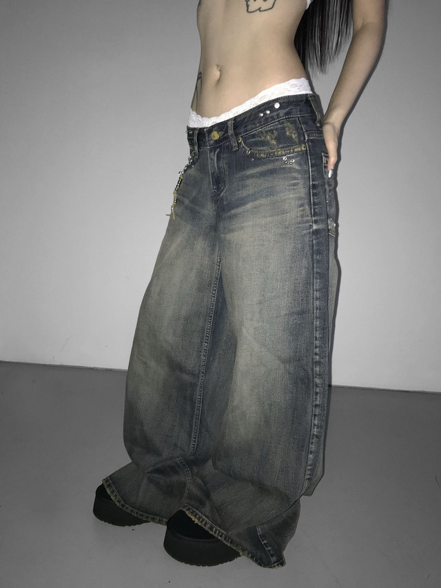 Pierced Low Rise Flare Denim Pants