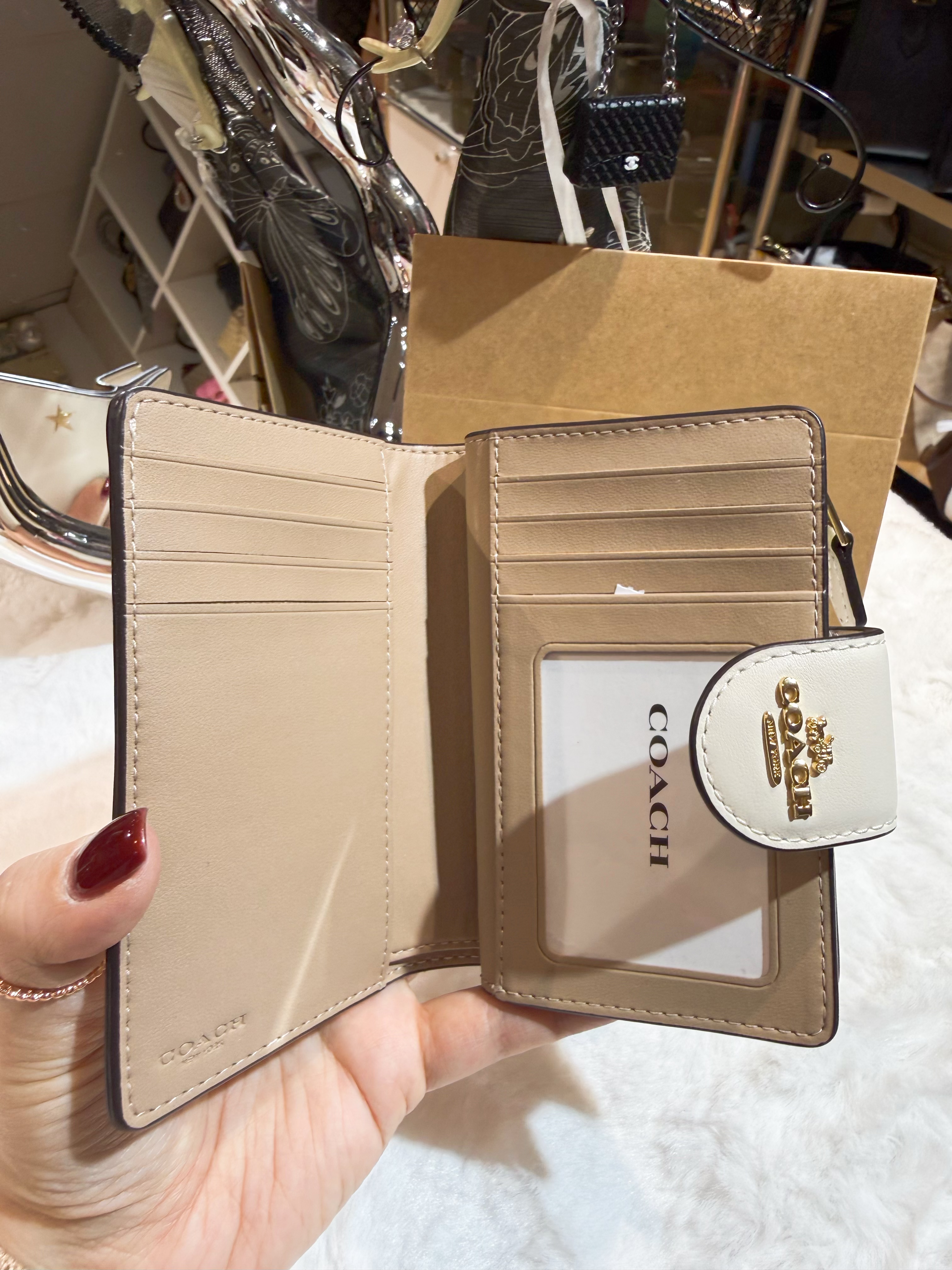 Coach medium wallet white/star