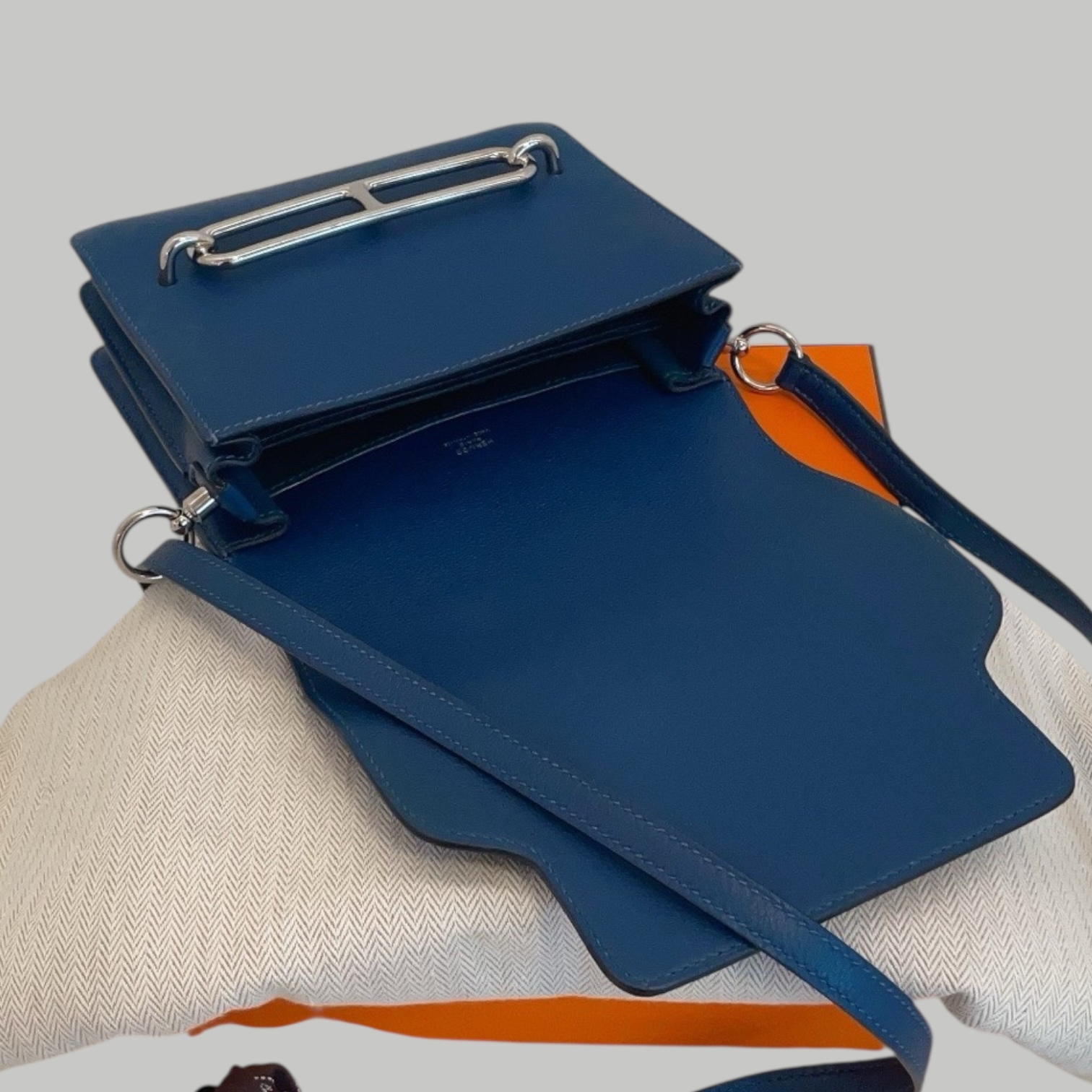 Hermes Roulis19 銀扣